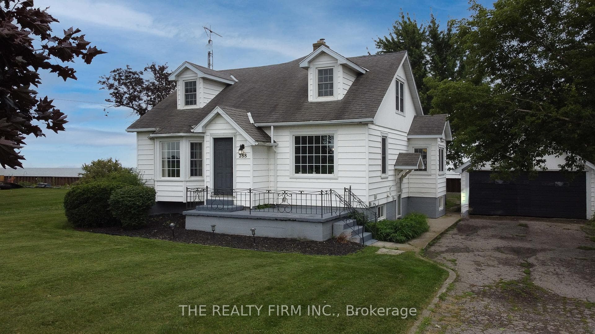 18378 Erie Shore Drive photo 2