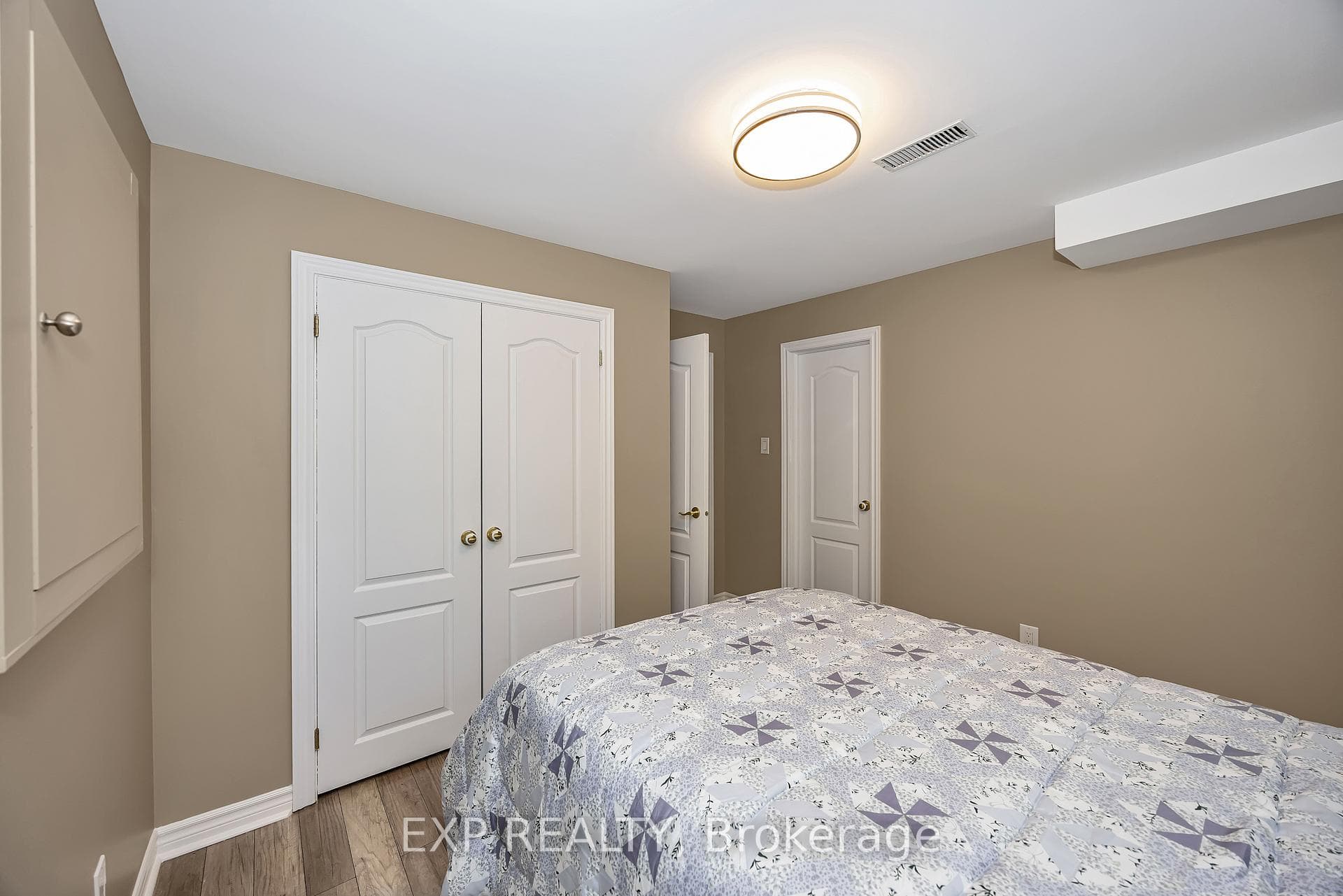 28 Sachs Forest Place photo 24