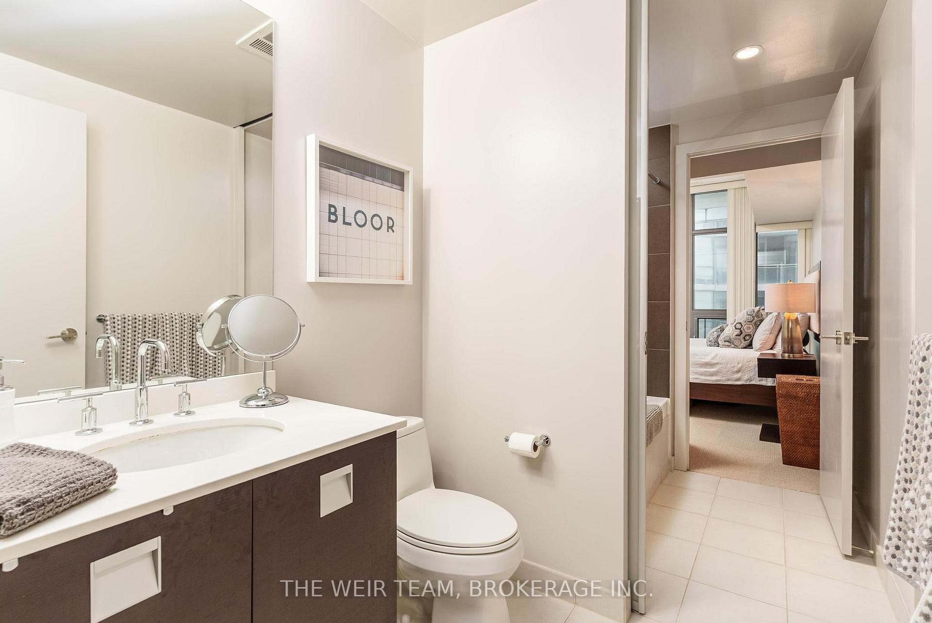 33 Charles Street Unit 1411 photo 17
