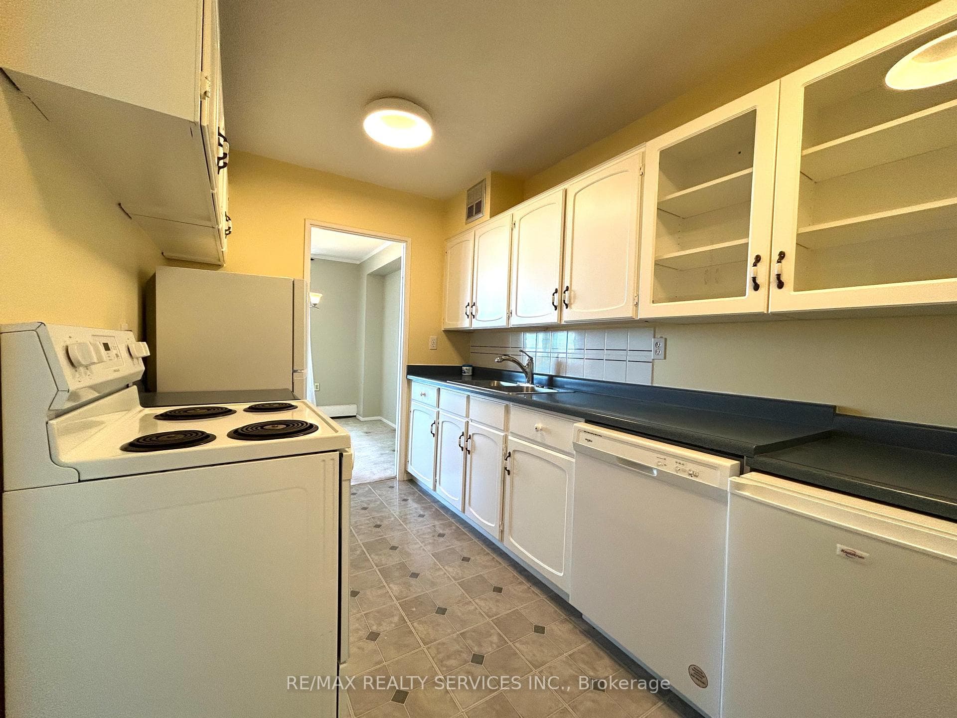 2929 Aquitaine Avenue Unit 701 photo 5