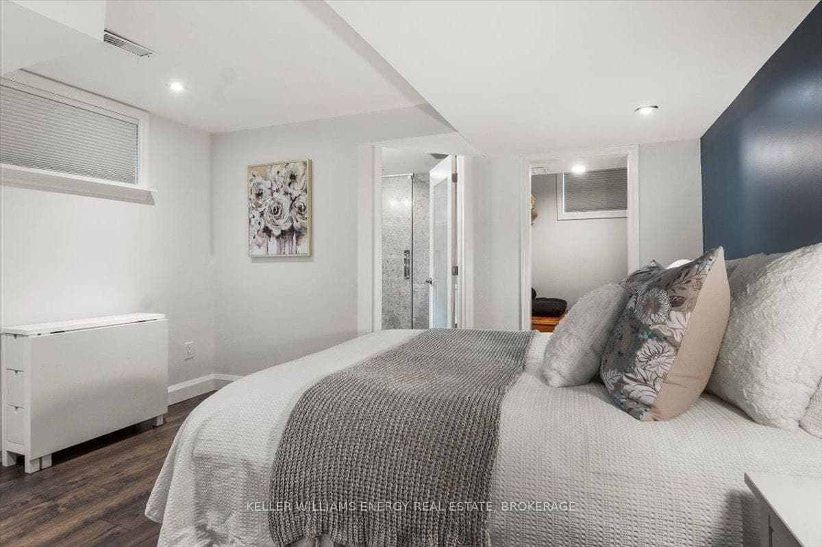 242 Elgin Street photo 26