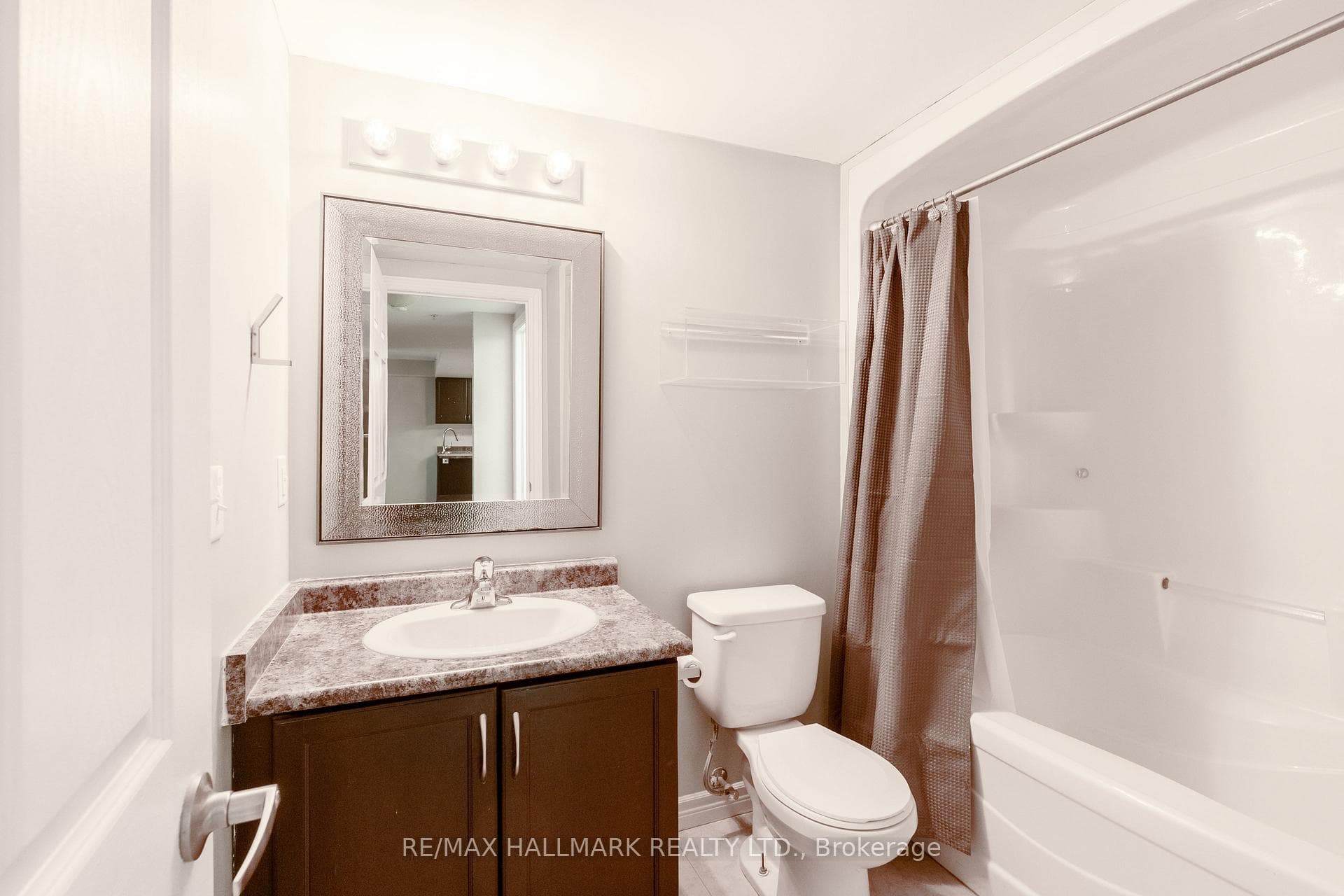 67 Kingsbury Square Unit 214 photo 13
