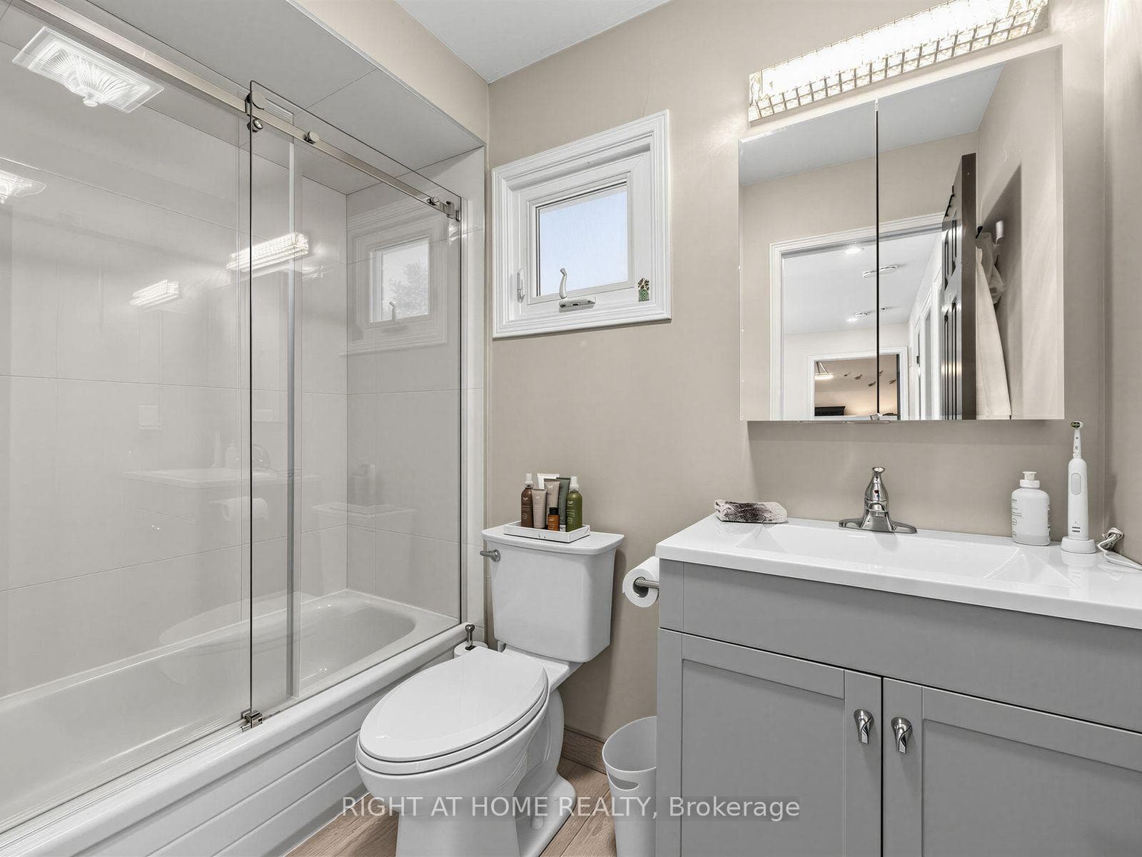 4236 Credit Pointe Drive photo 9