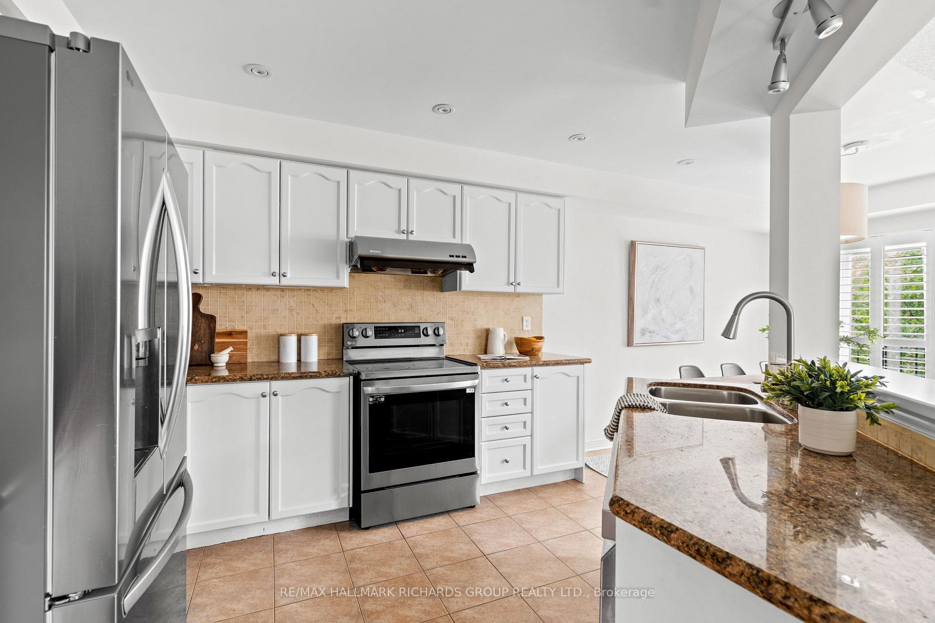 91 Wilkes Crescent photo 8