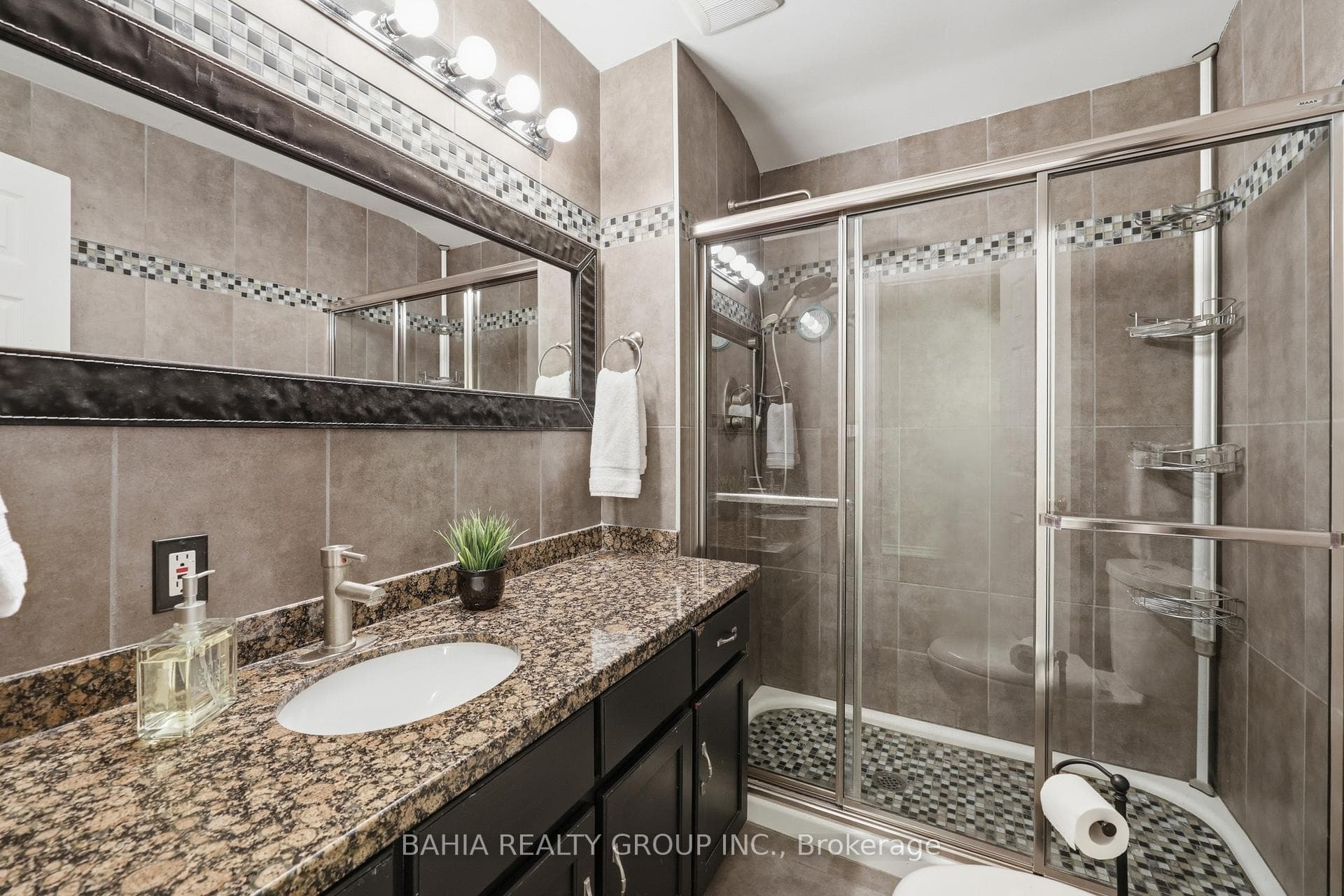 8663 Wood Close photo 36
