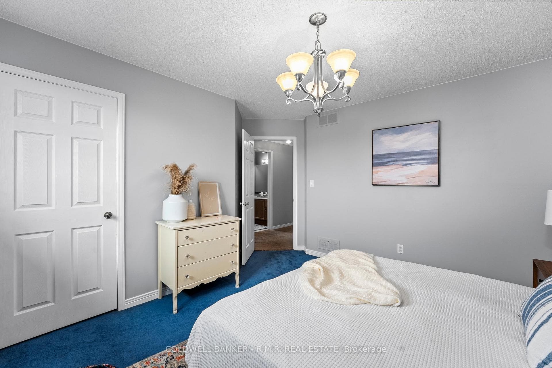 107 Stagemaster Crescent photo 26