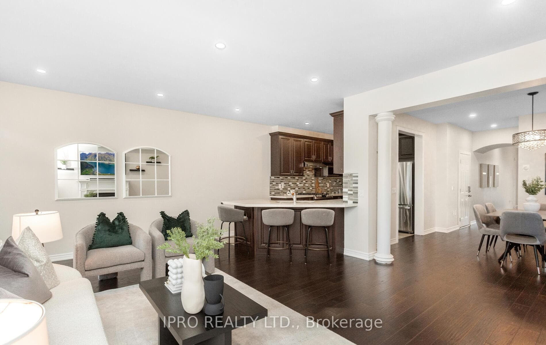 586 Settlers Road photo 11