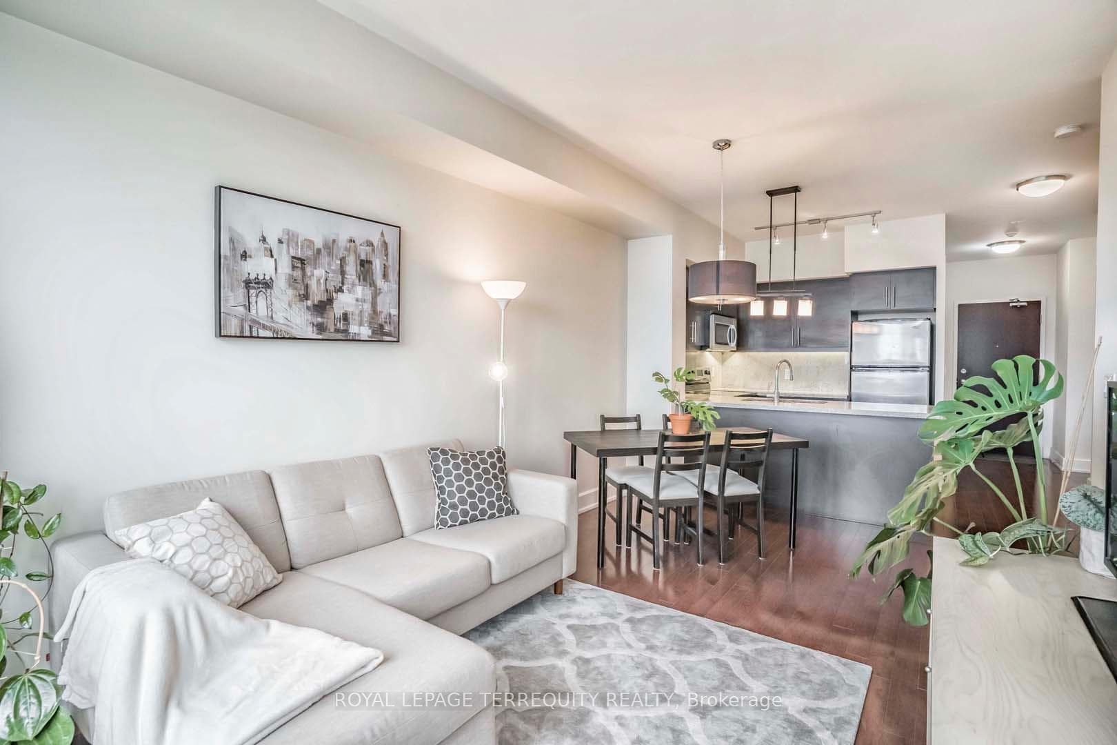 676 Sheppard Avenue Unit 607 photo 14