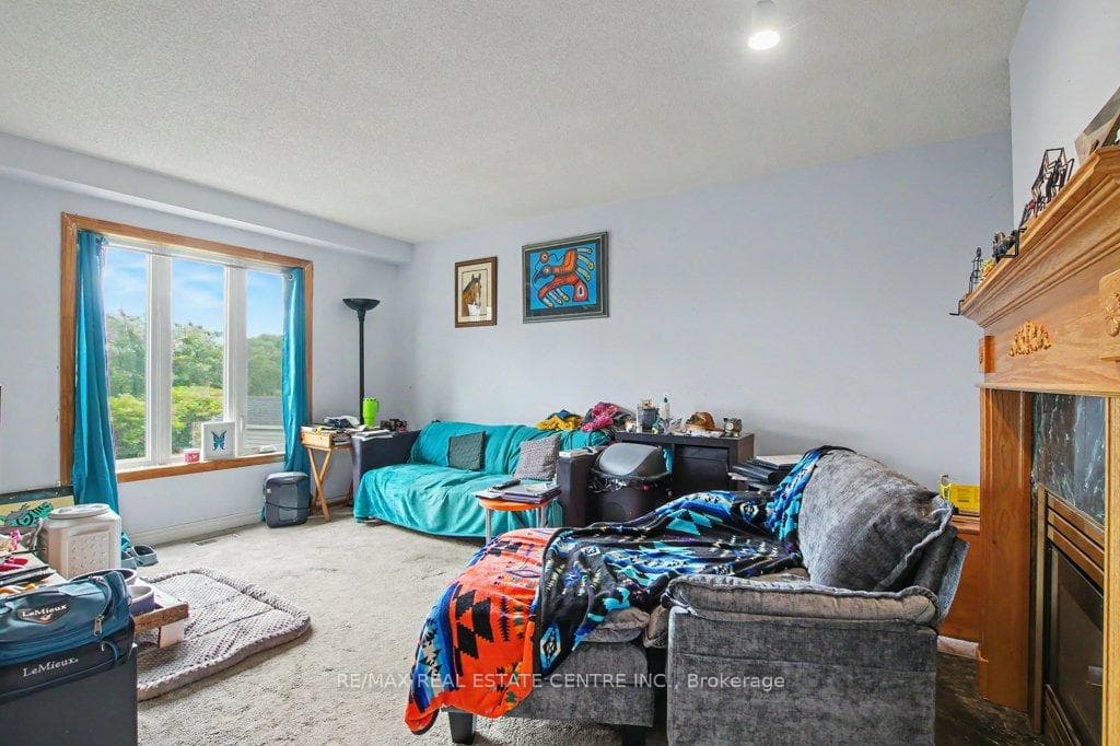 2100 Kevin Crescent photo 15