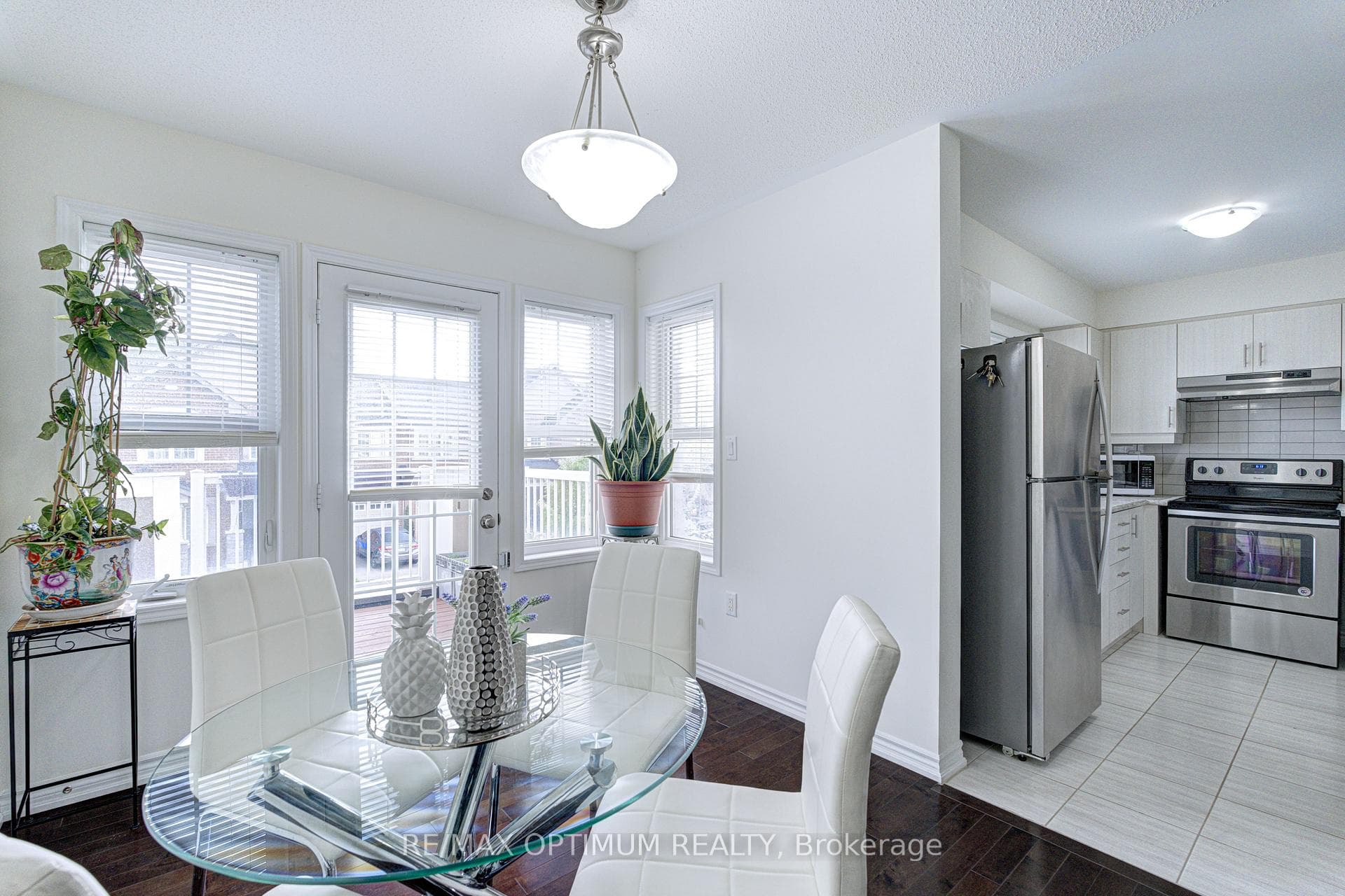 583 Laking Terrace photo 18
