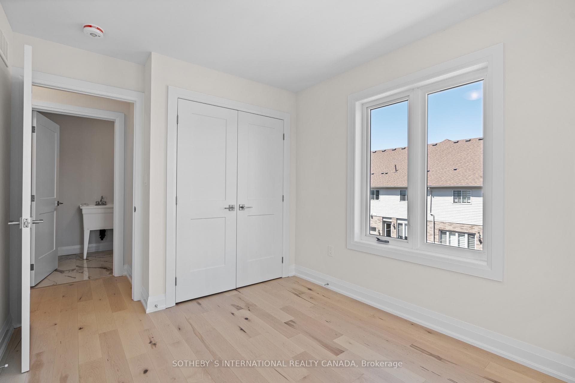 675 Victoria Road Unit 15 photo 24