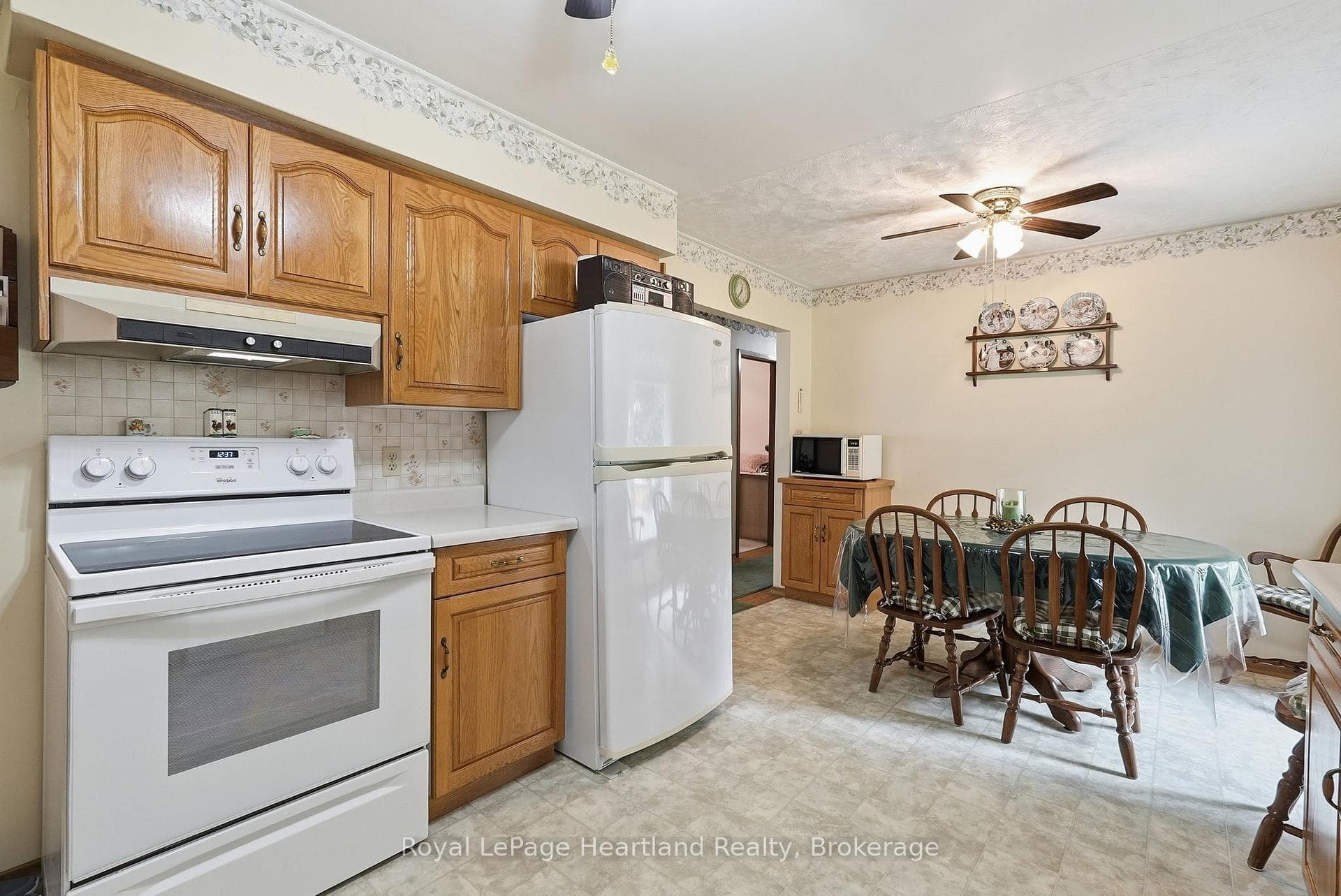 265 Thomas Street photo 11