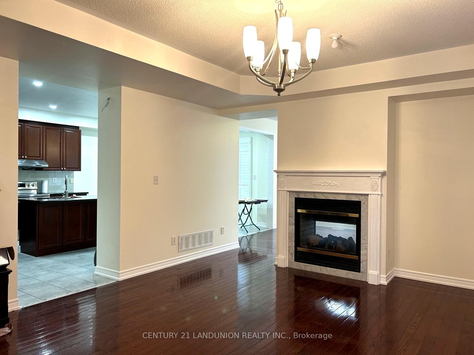 2238 Gladacres Lane photo 8