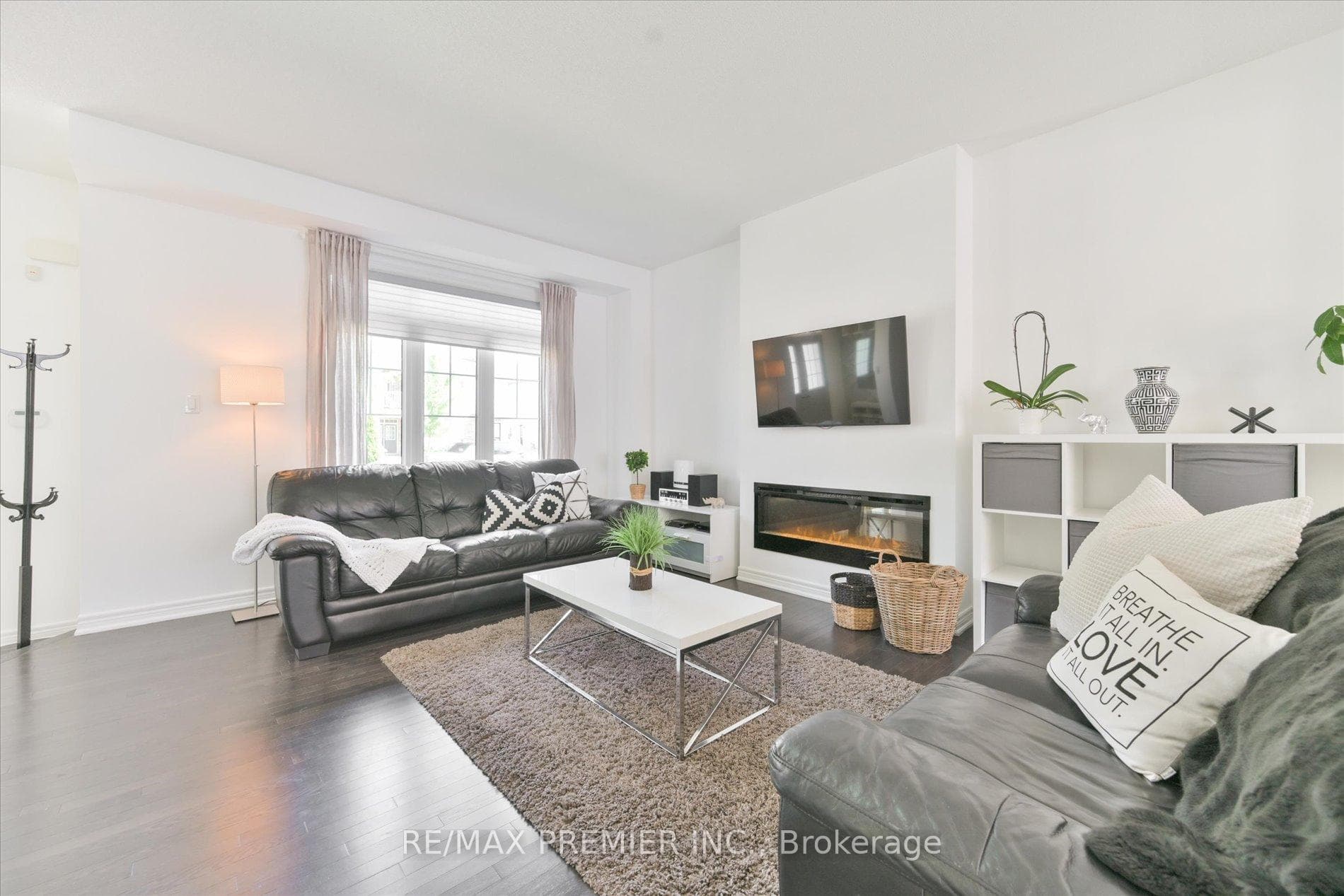 160 Barons Street photo 5