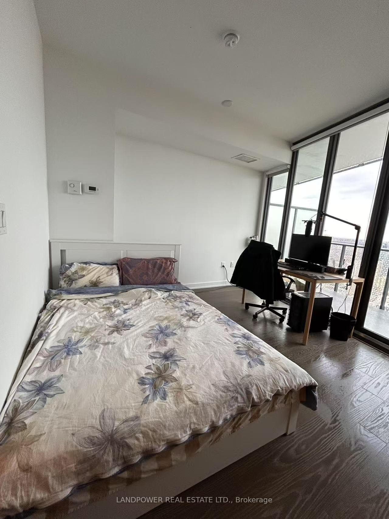 11 Wellesley Street Unit 5412 photo 1