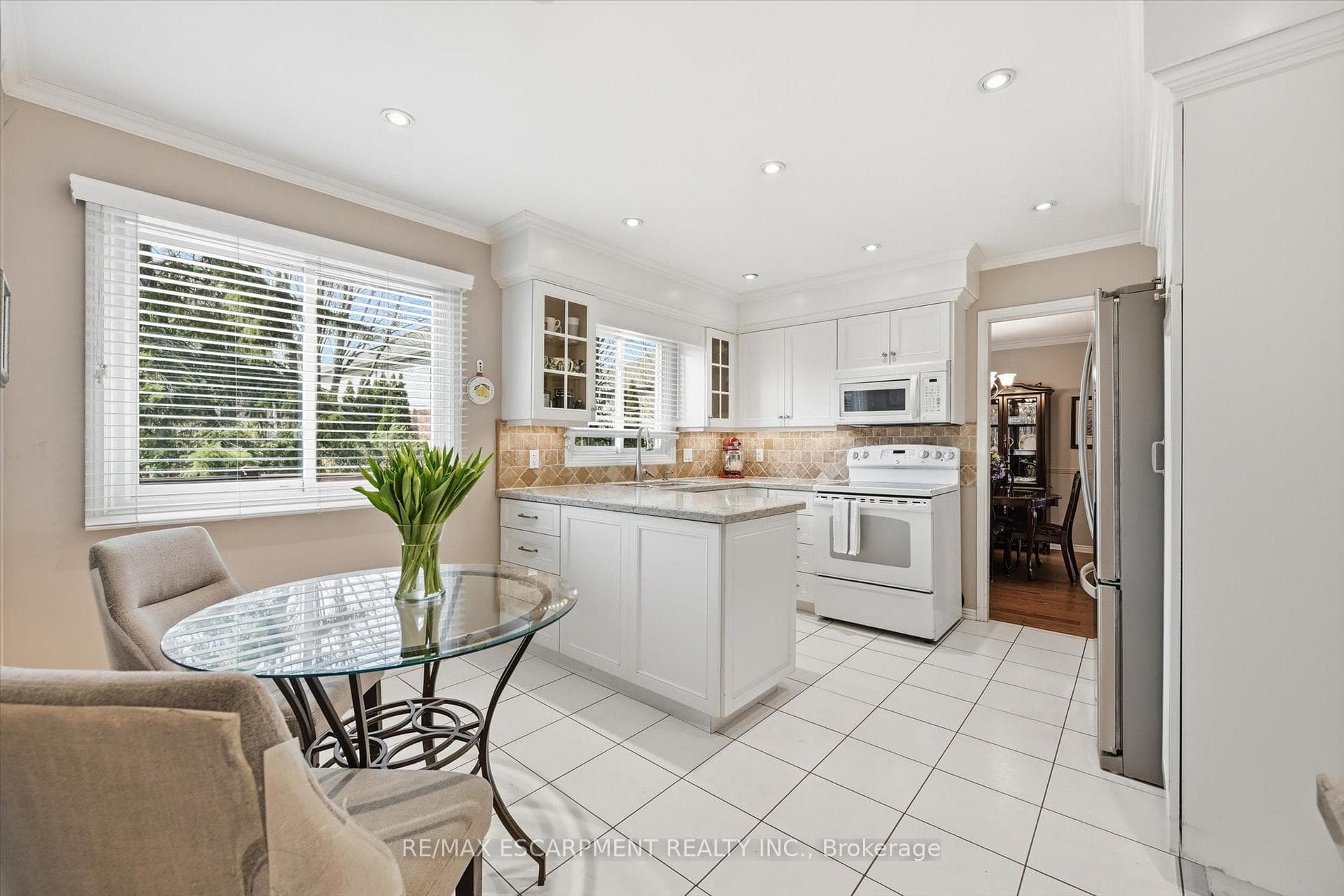 478 Featherstone Court photo 18