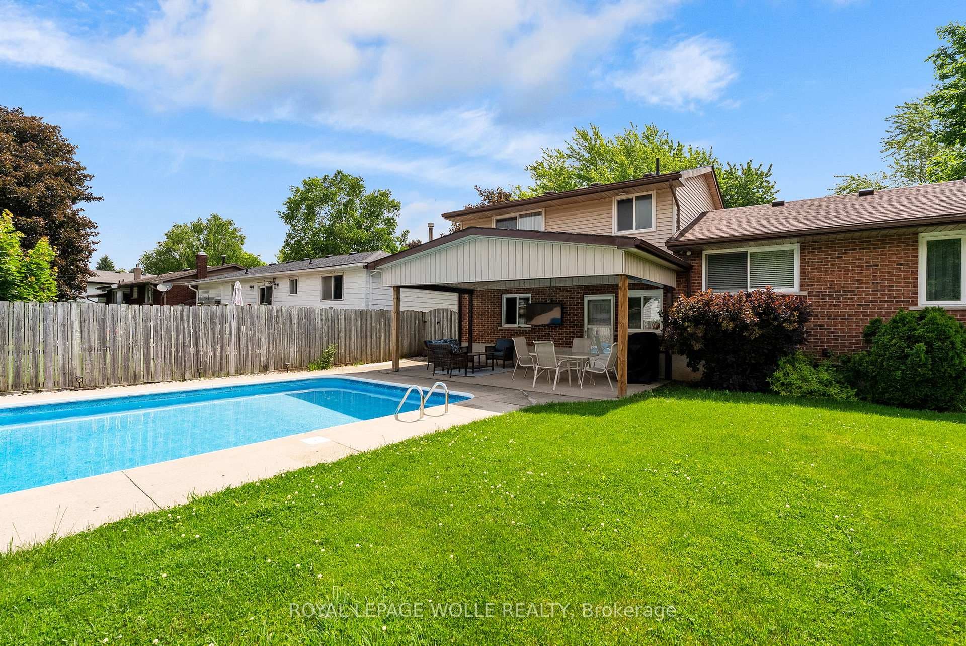 218 Arris Crescent photo 8