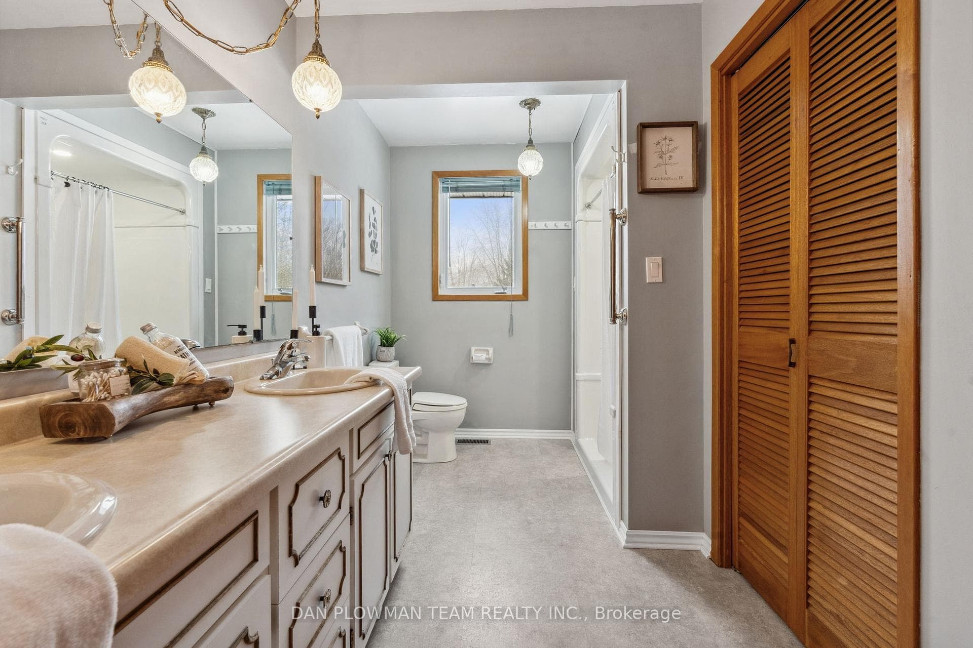 4880 Liberty Street photo 20