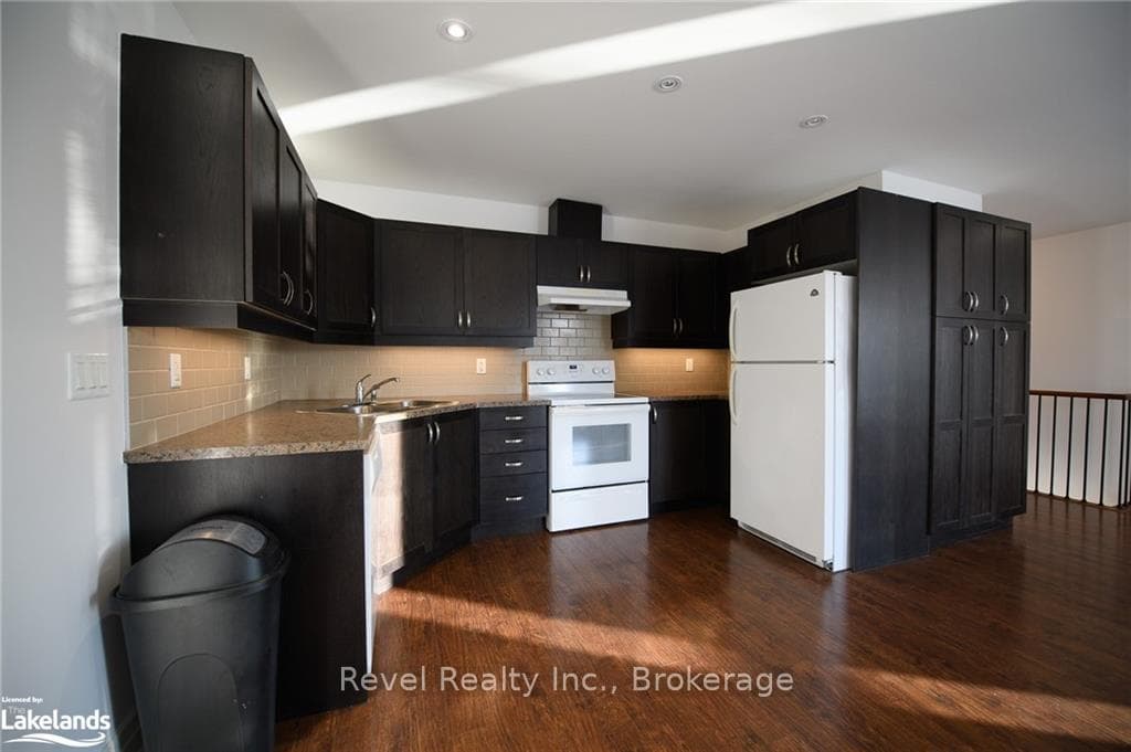 64 RIVER Road Unit 4 photo 3