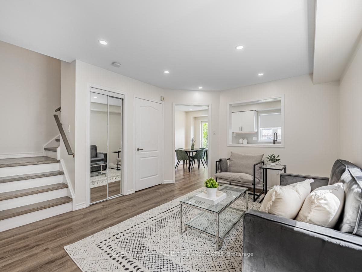 944 Flute Way photo 7