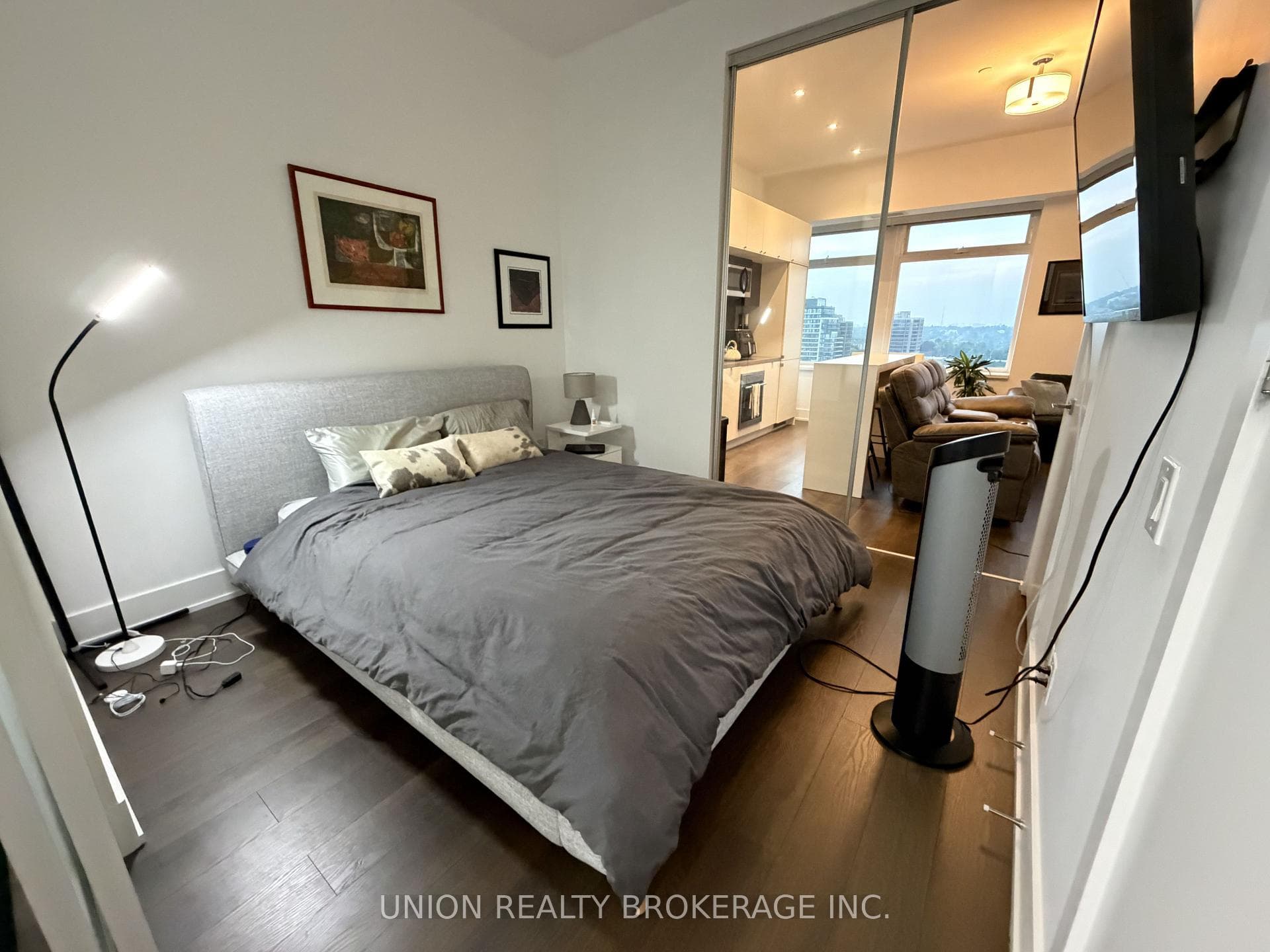 111 St. Clair Avenue Unit 1527 photo 10