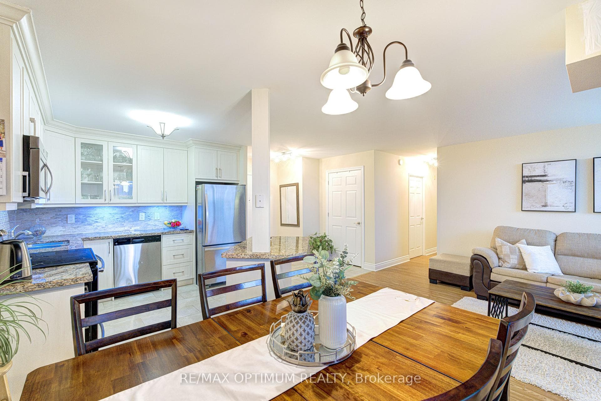 355 Rathburn Road Unit 505 photo 17
