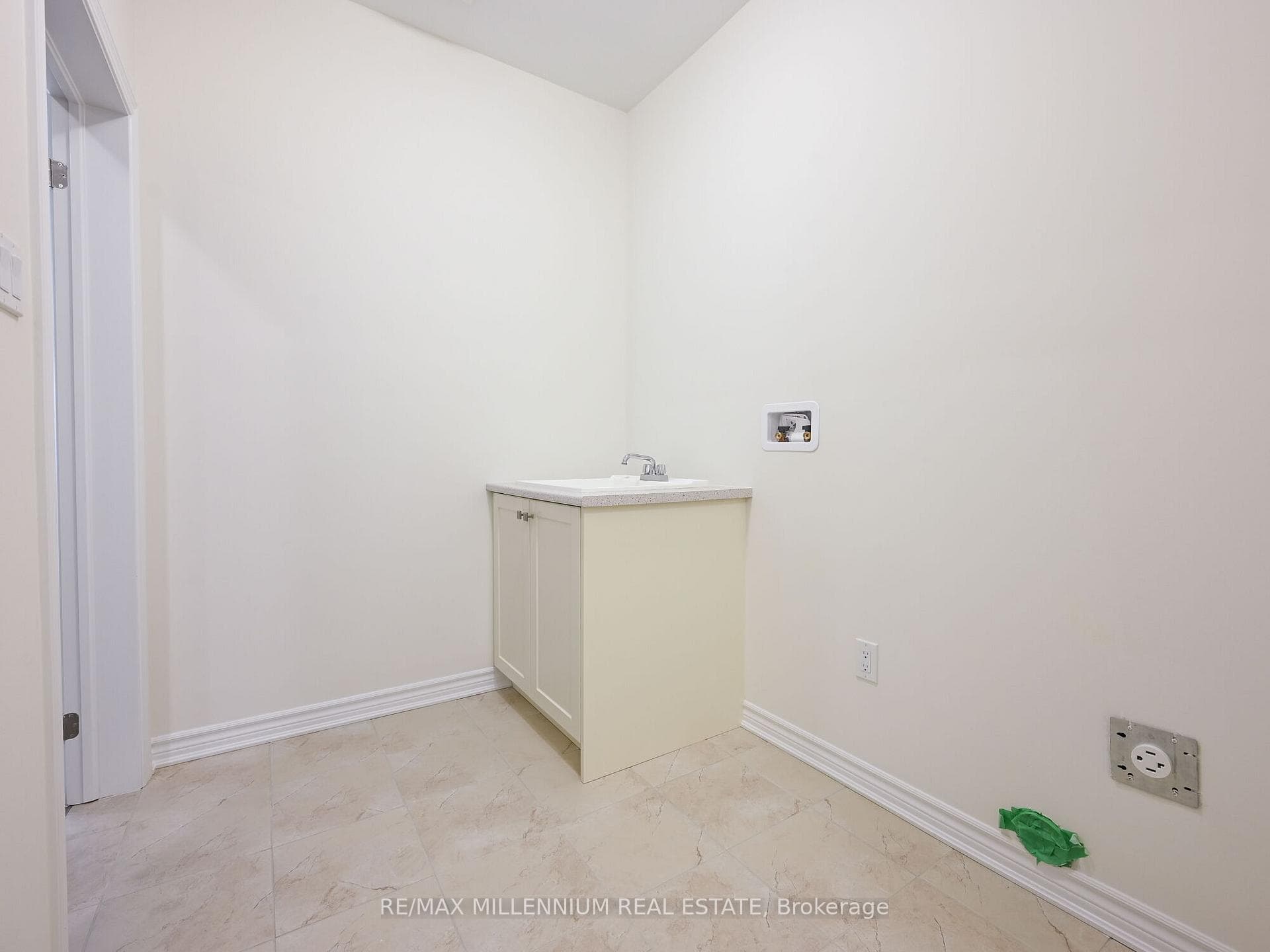 21 Moorhart Crescent photo 18