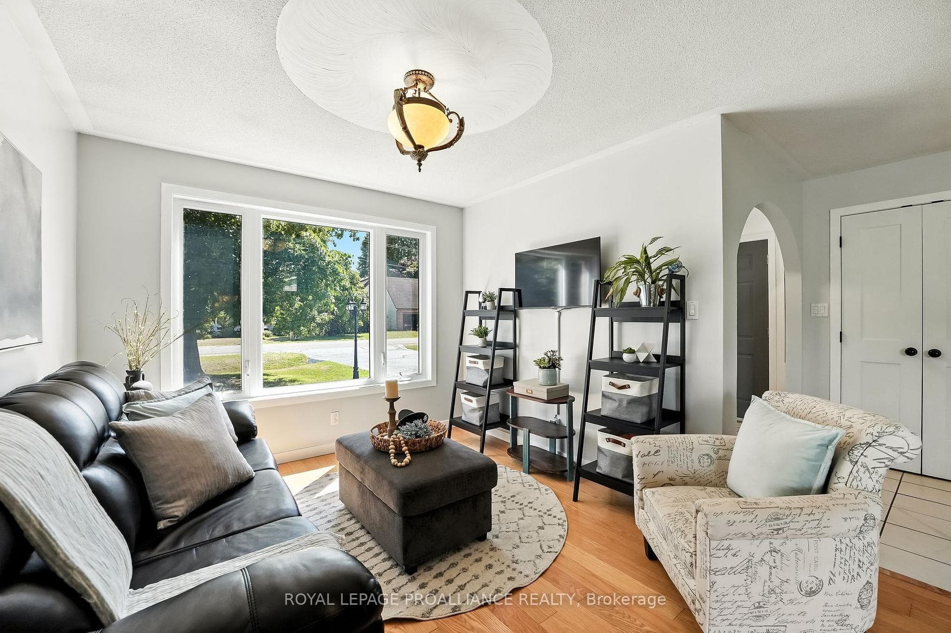 11 Iroquois Avenue photo 7
