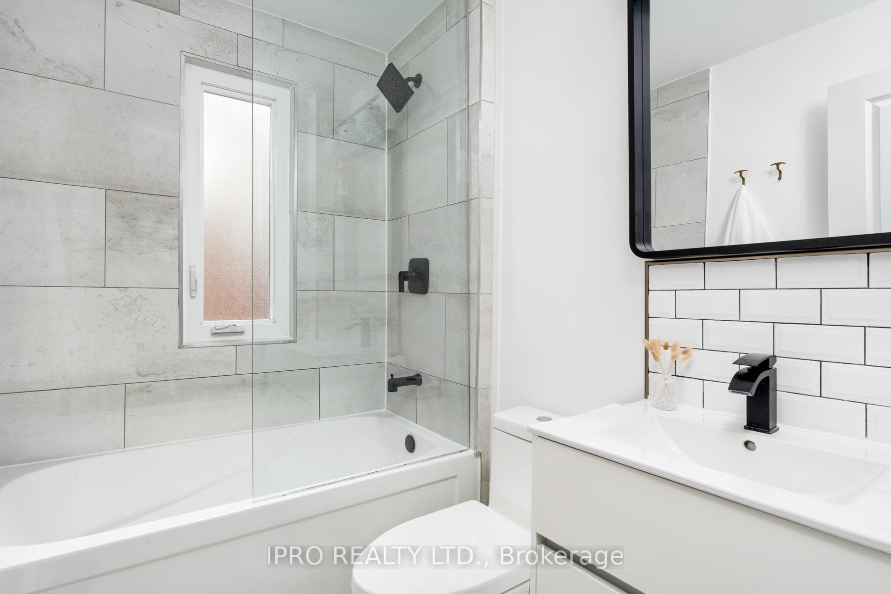 30 Cassels Avenue photo 20
