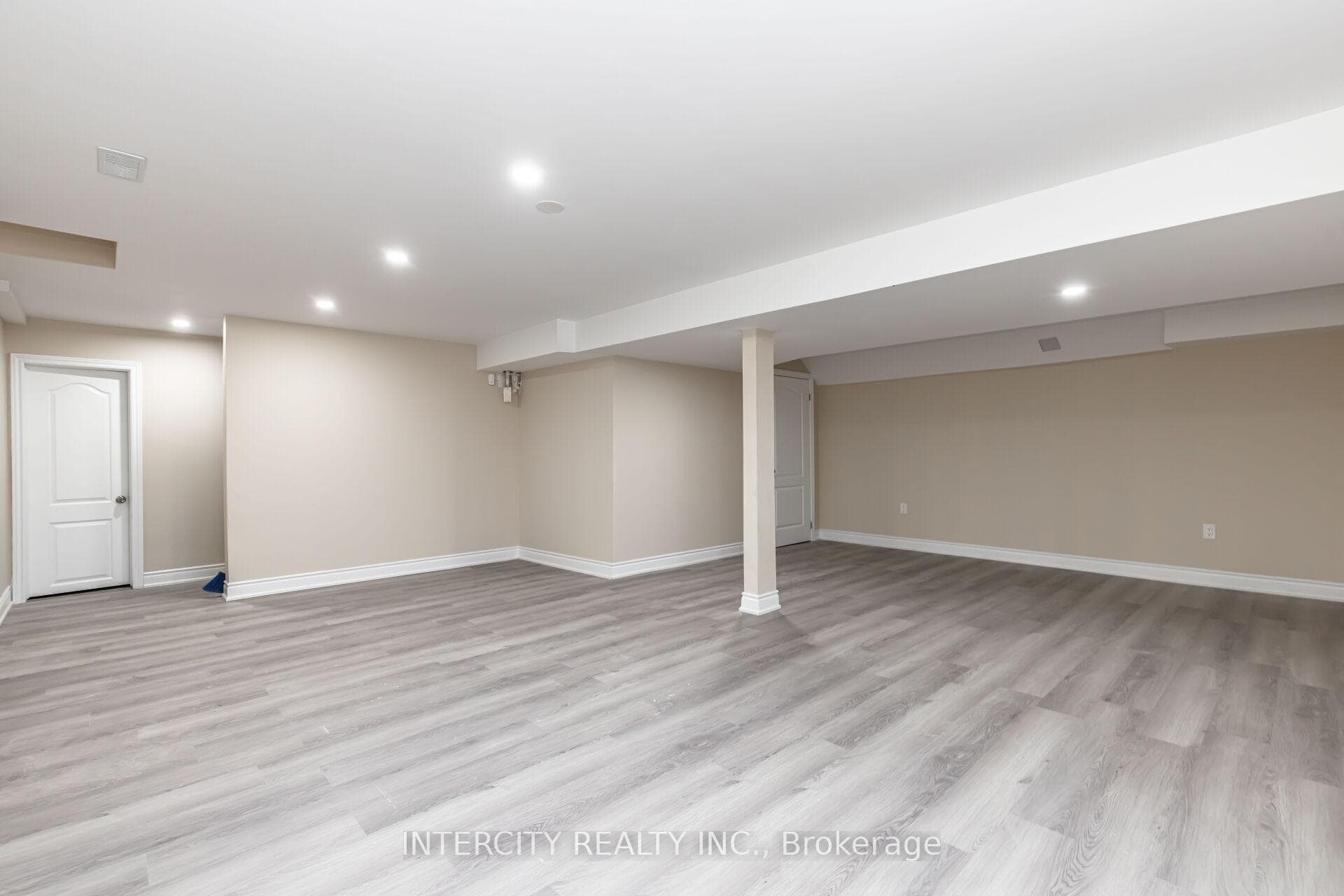 6141 Eaglewood Drive Unit 103 photo 22
