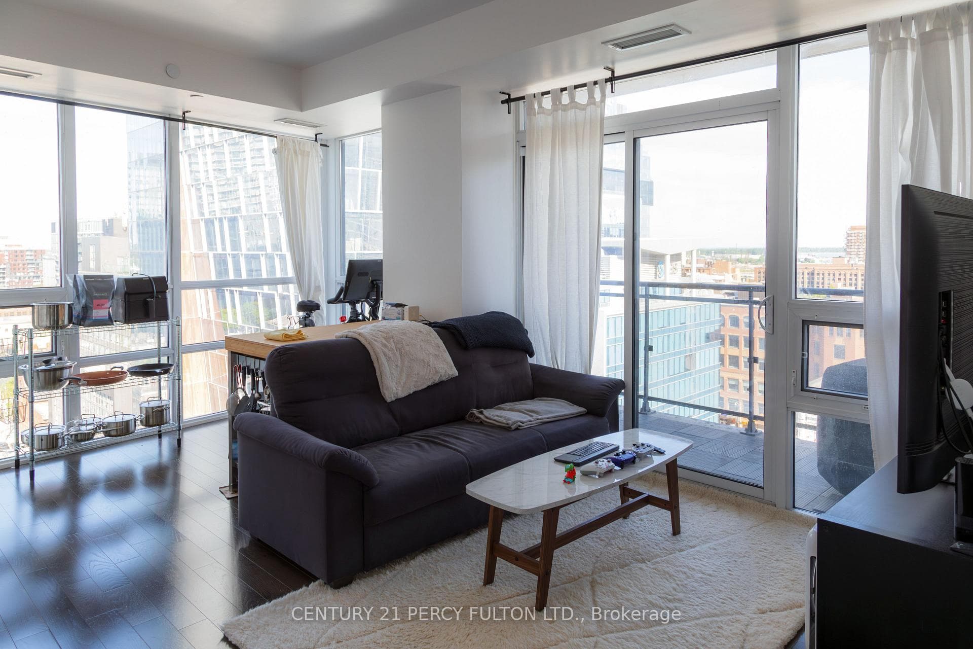 460 Adelaide Street Unit 1611 photo 5