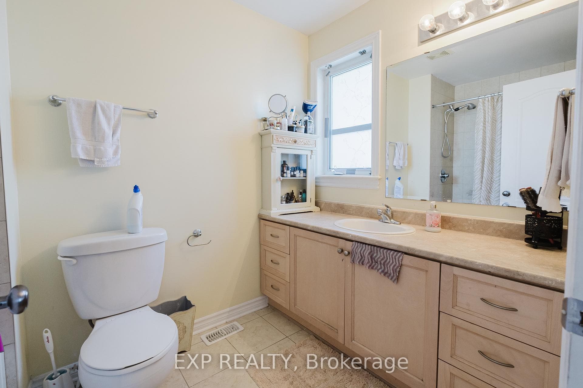 111 Whetstone Crescent photo 14