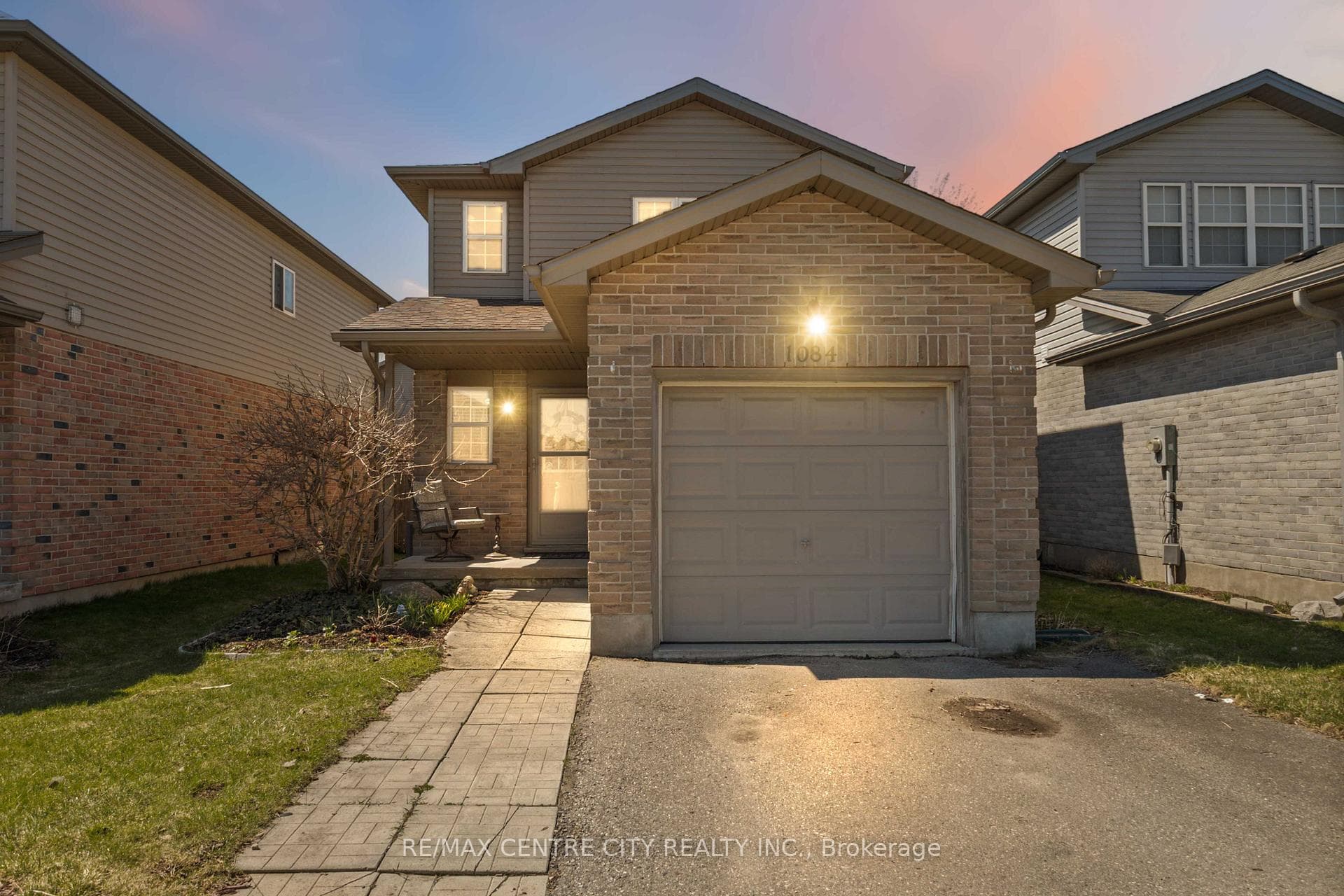 1084 Kimball Crescent photo 6