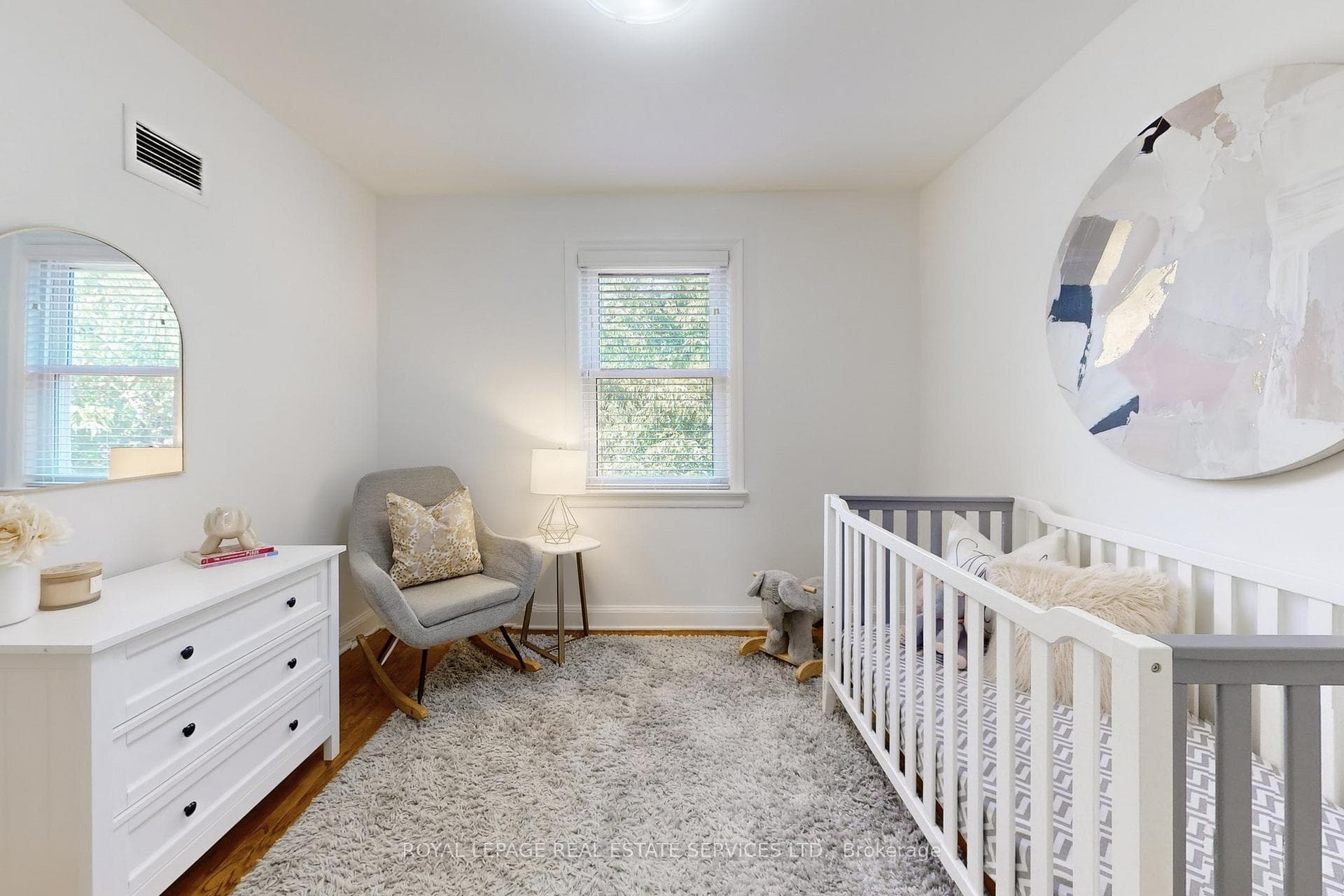 16 Newbury Lane photo 28