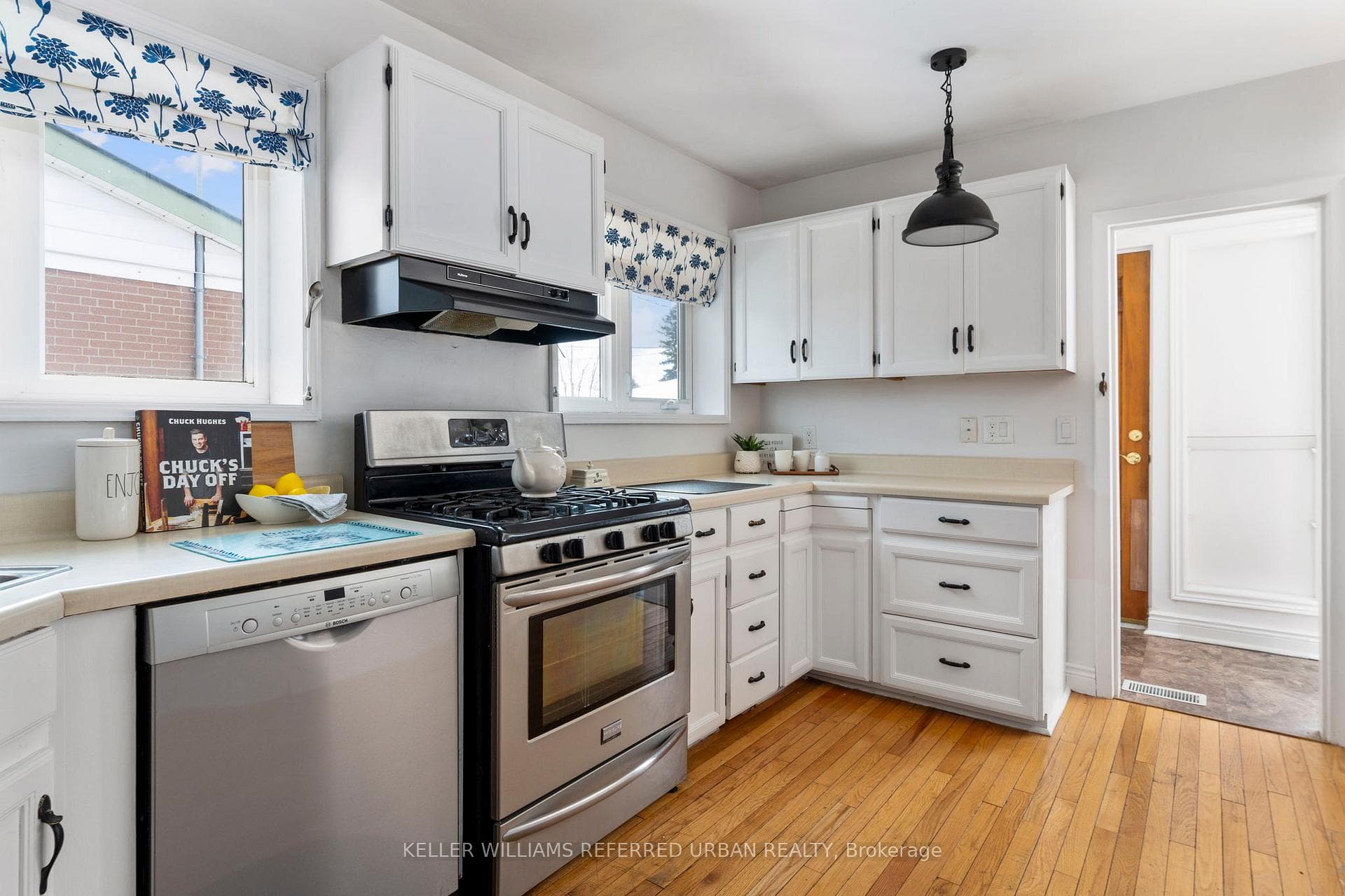 28 Trinnell Boulevard photo 6