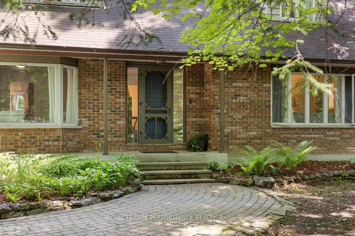 1250 Royal Maple Drive photo 2