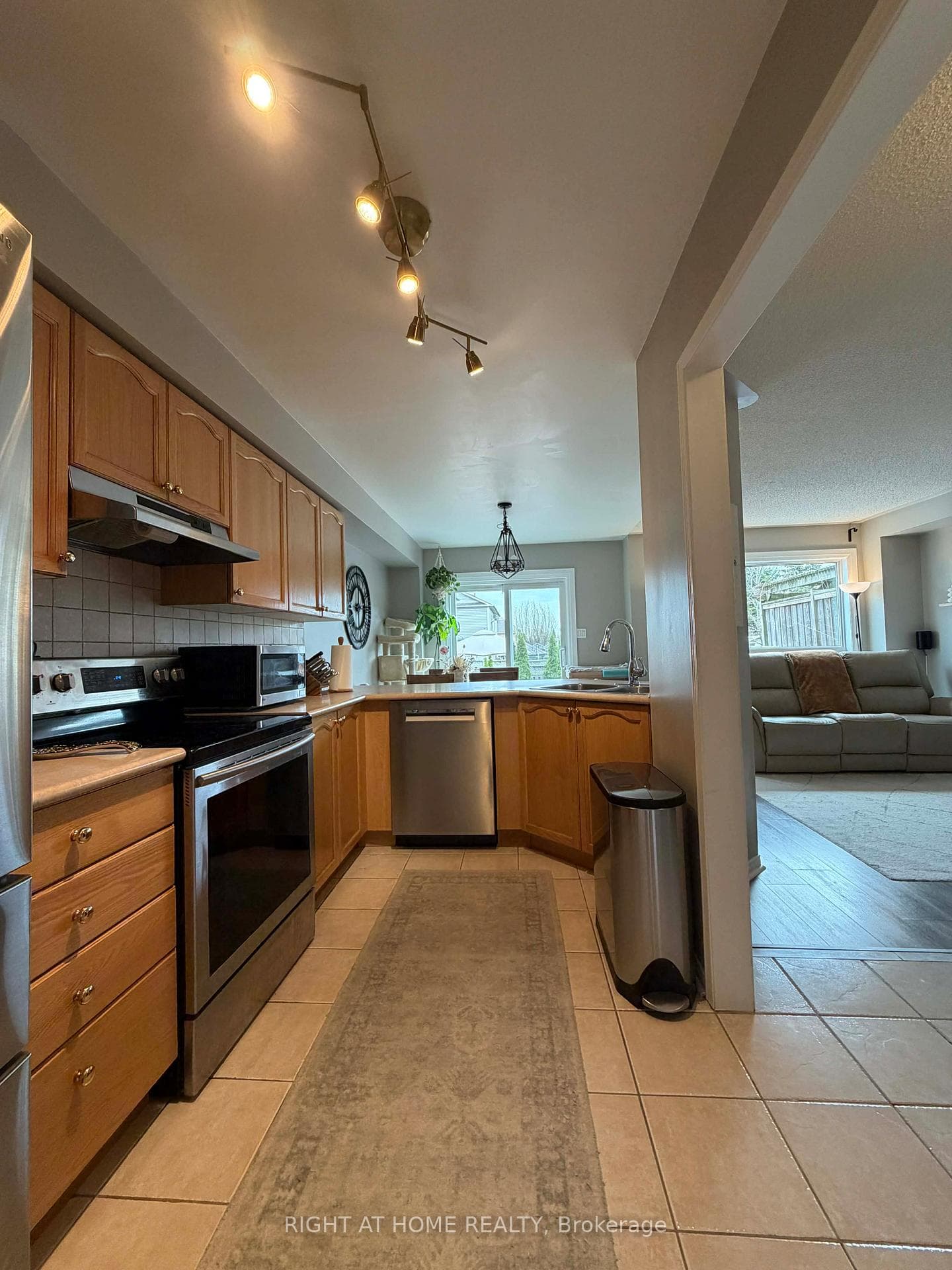 63 Candlebrook Drive photo 5