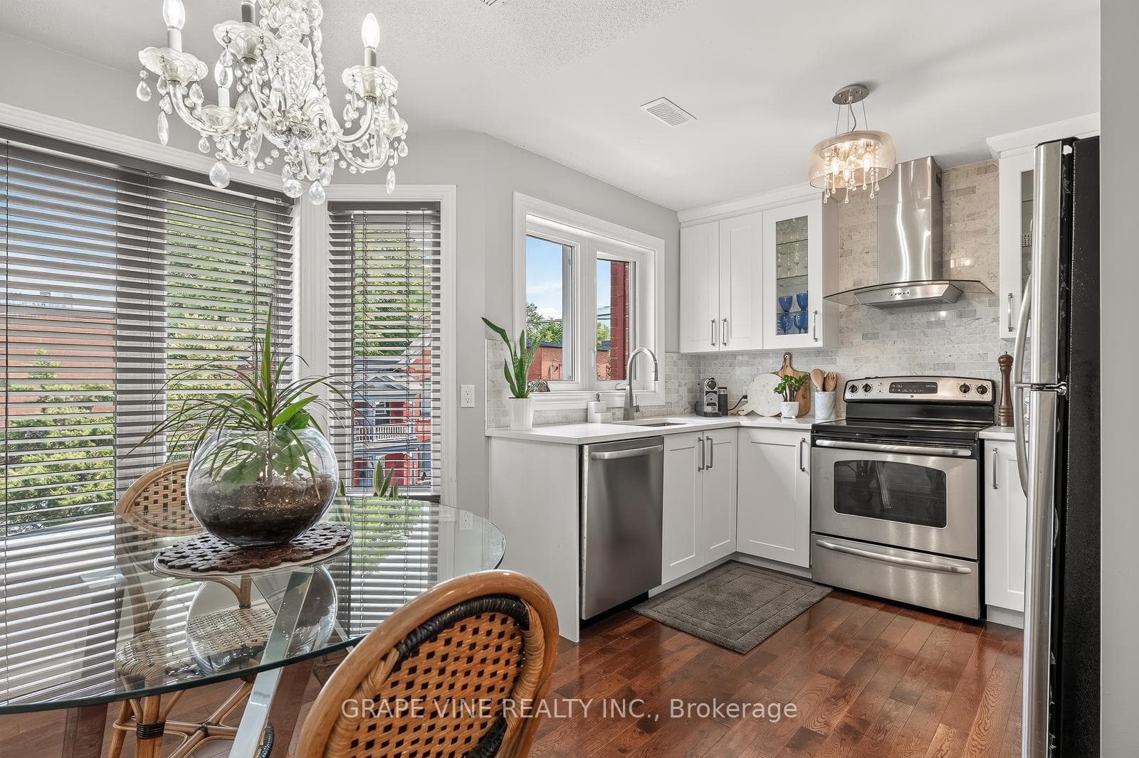 280 Bay Street Unit 14 photo 18
