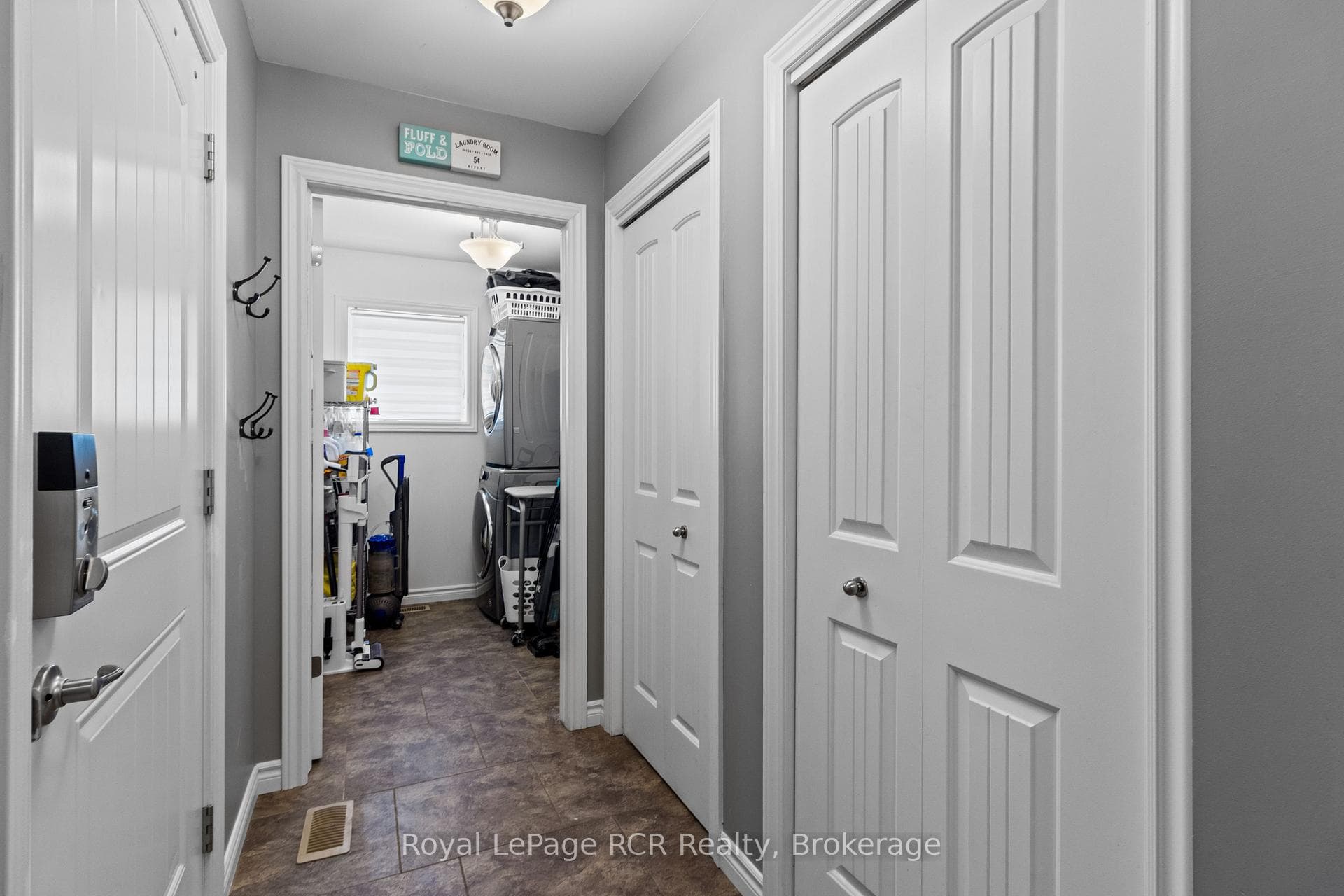 724 Elgin Street photo 25