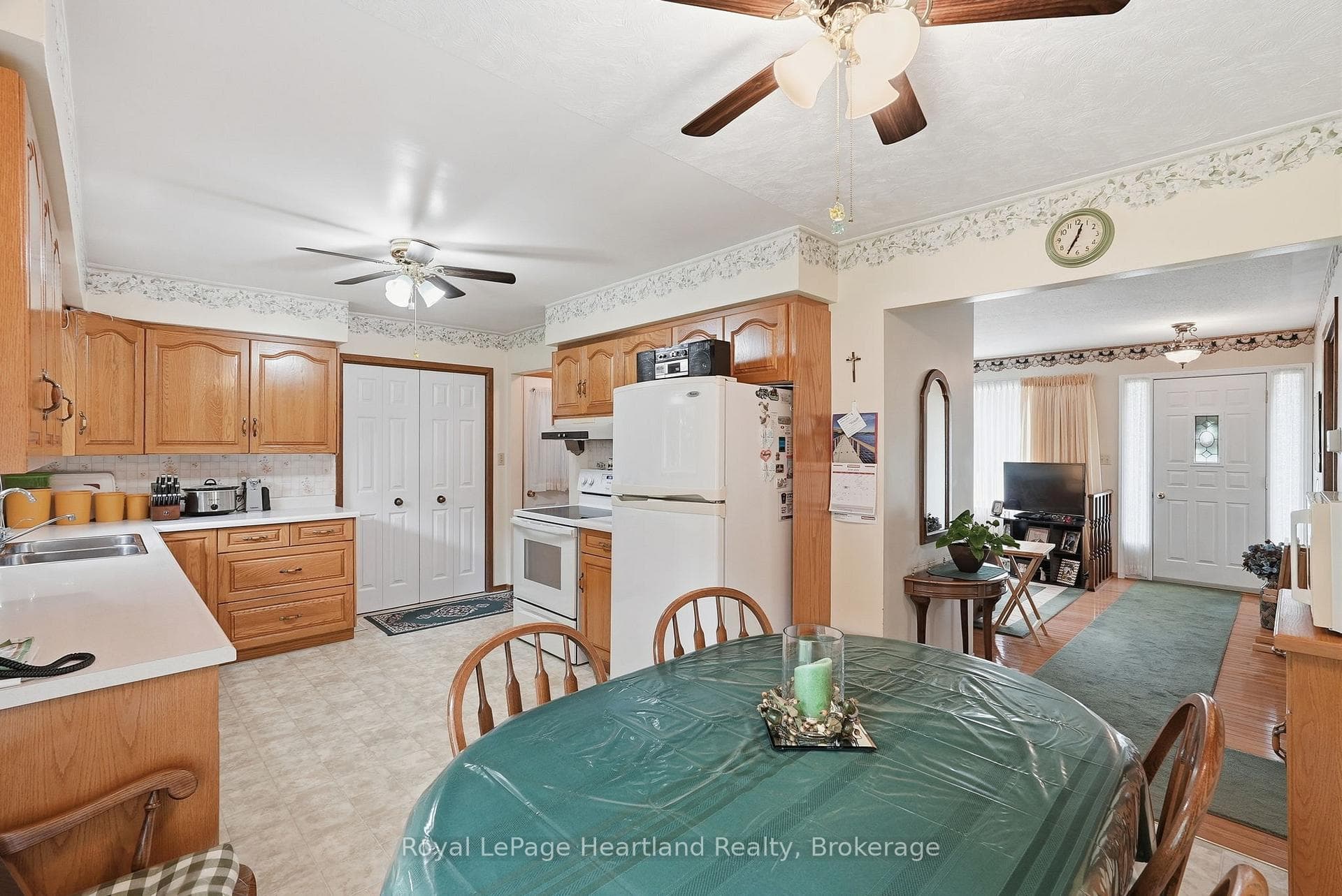 265 Thomas Street photo 10