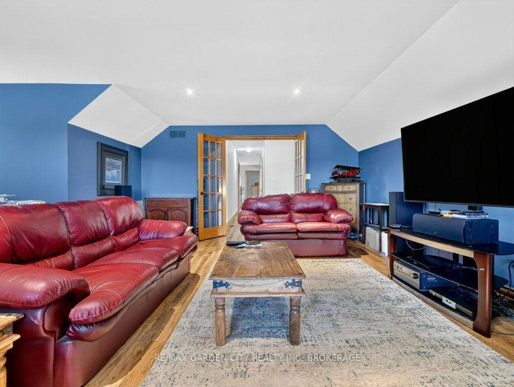 3297 Tallman Drive photo 35
