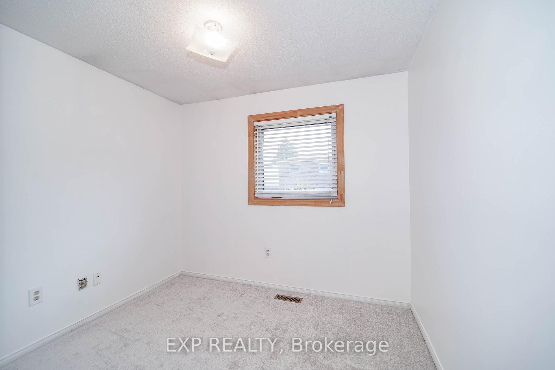 46 Chalmers Crescent photo 21