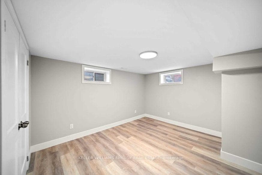 36 Simpson Avenue Unit Bsmt photo 9