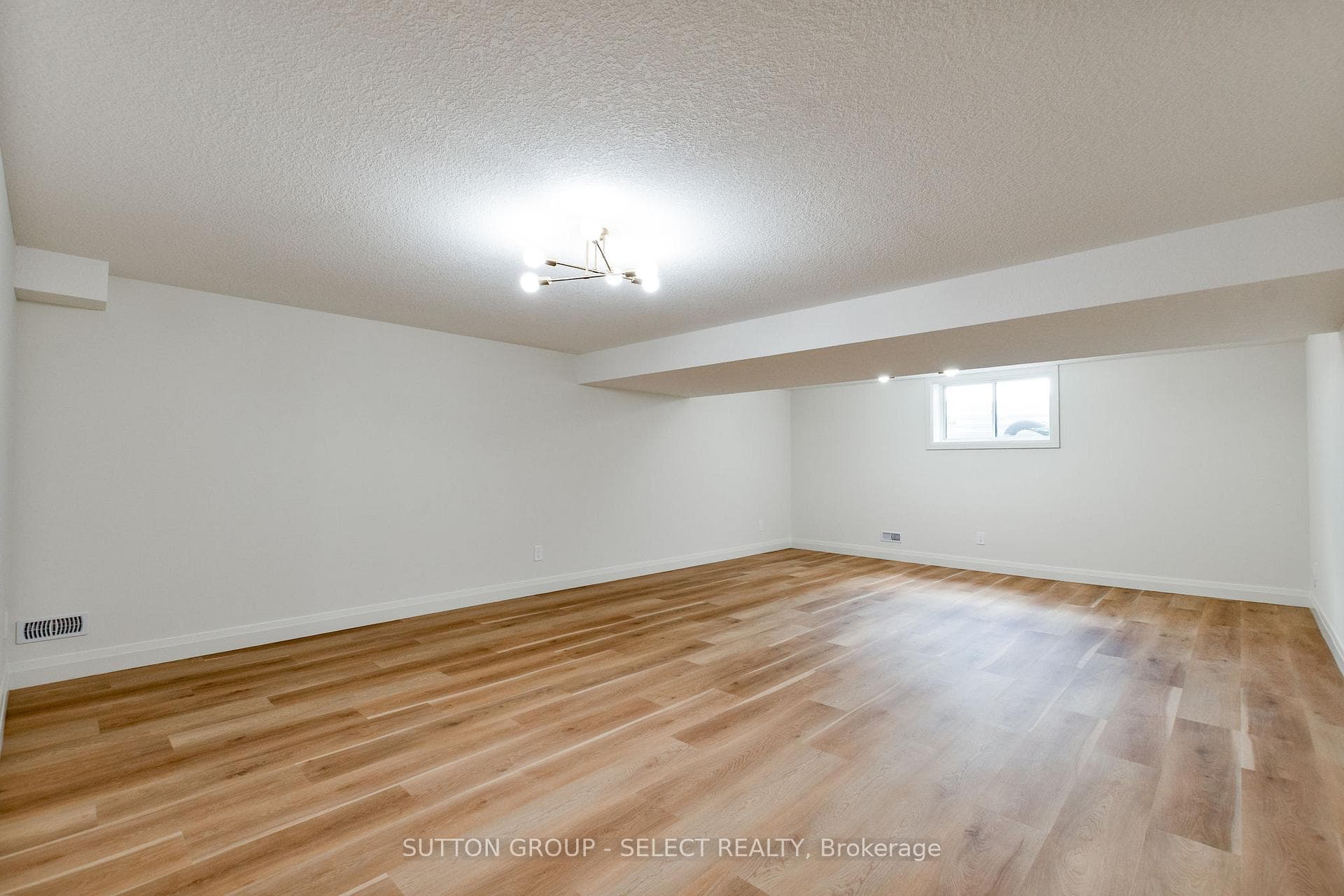 16 KELLY Drive photo 21