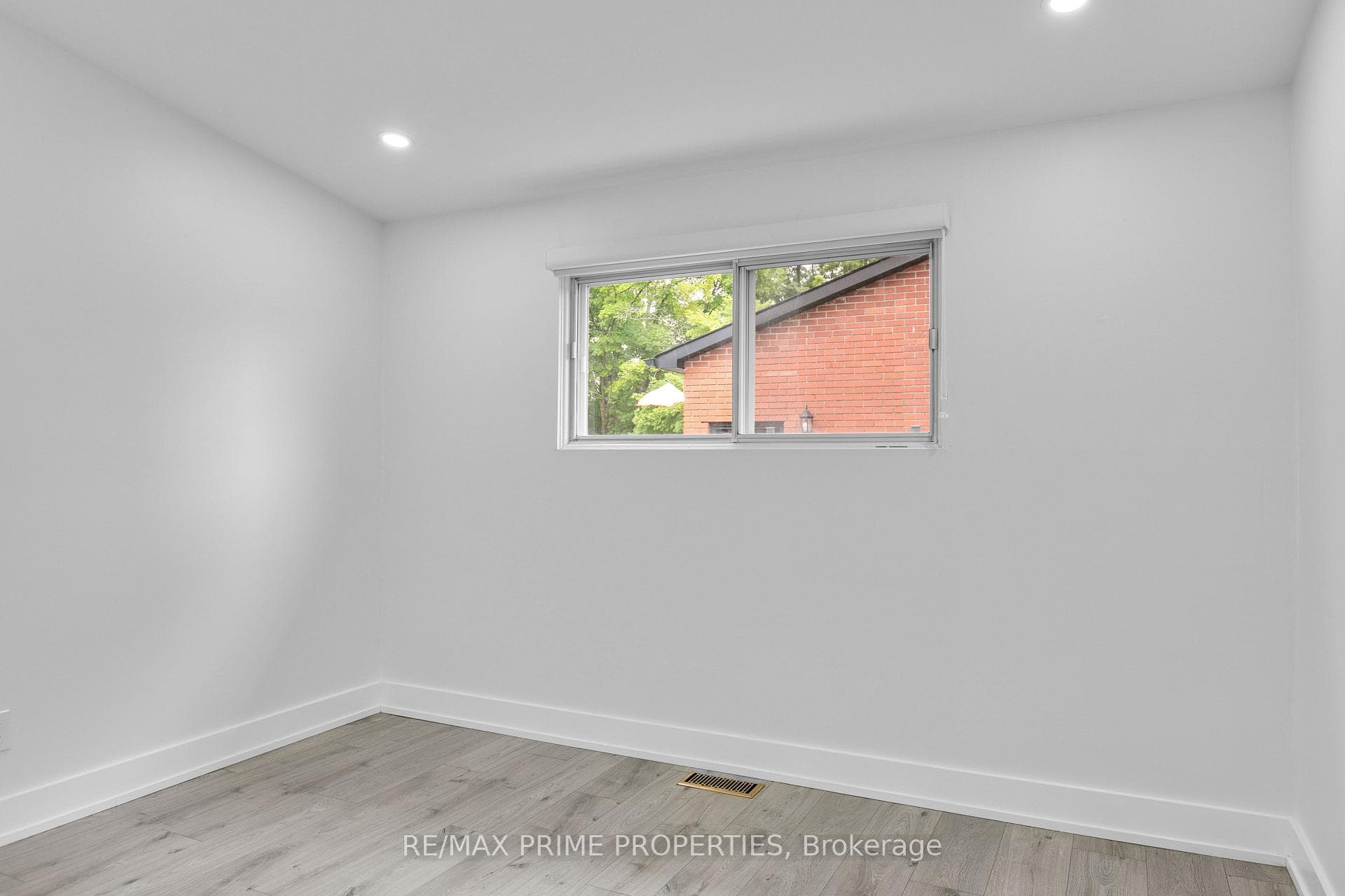 1035 Connery Avenue photo 19
