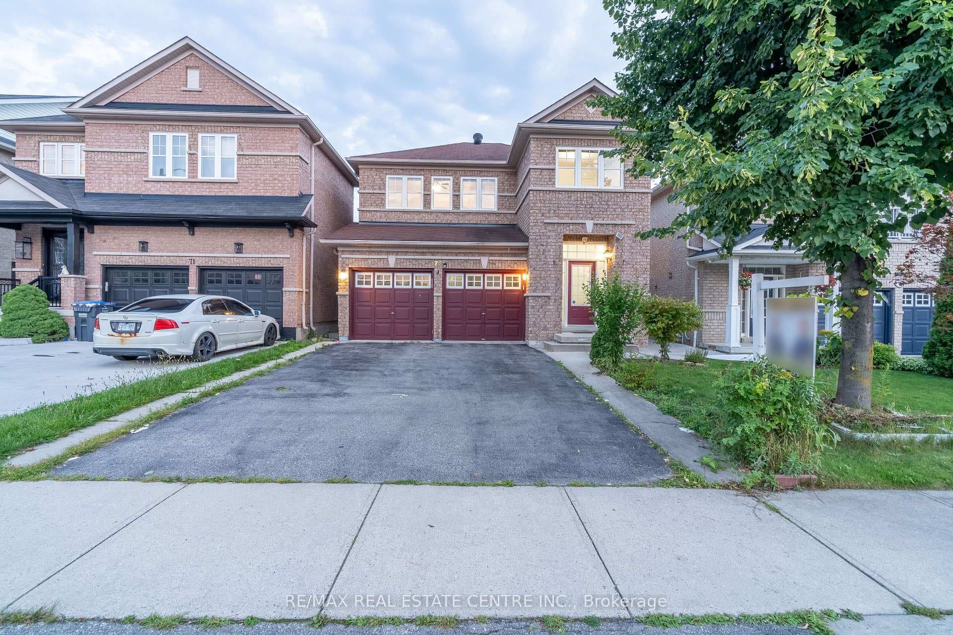 73 Pantomine Boulevard photo 1
