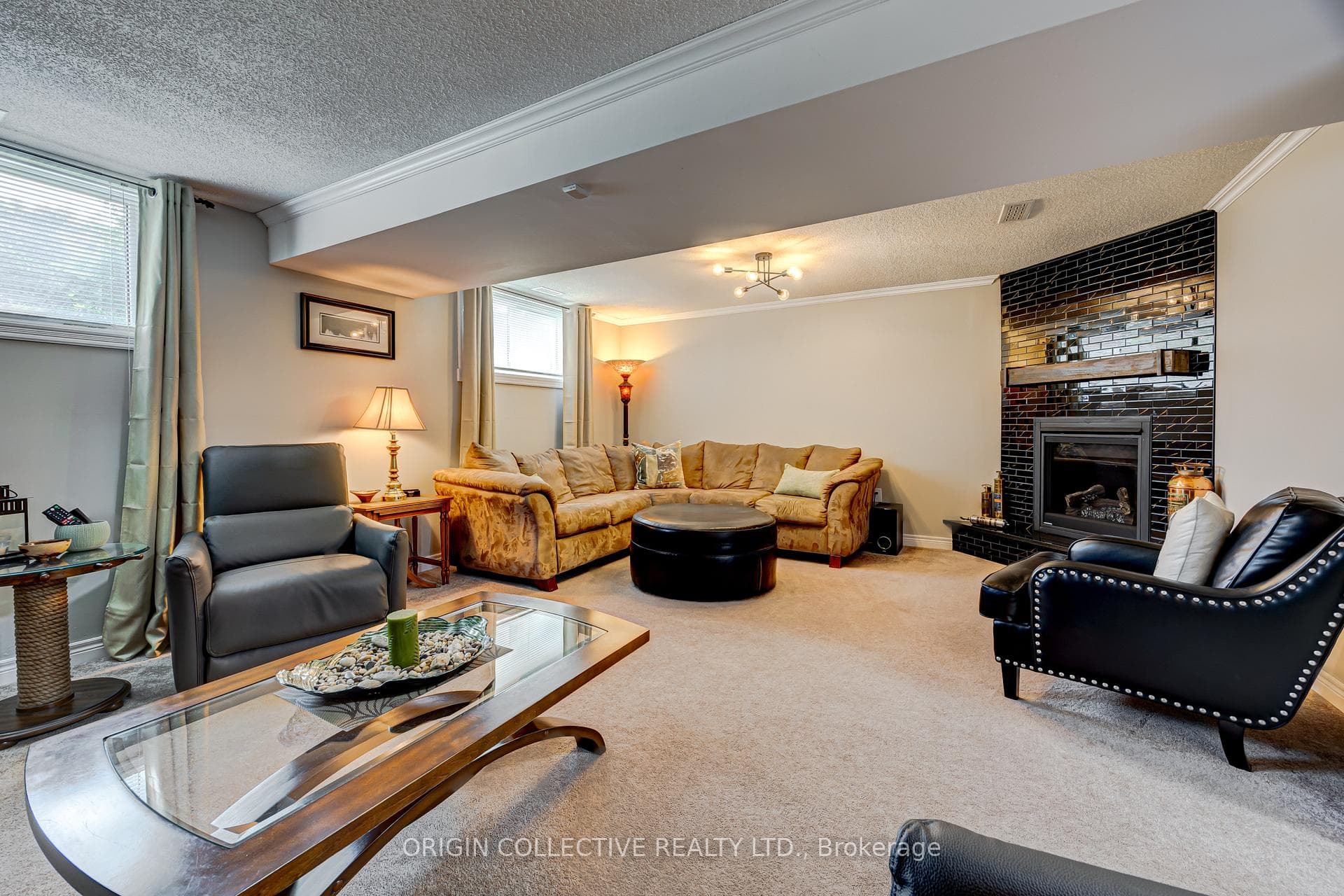 444 William Street photo 19