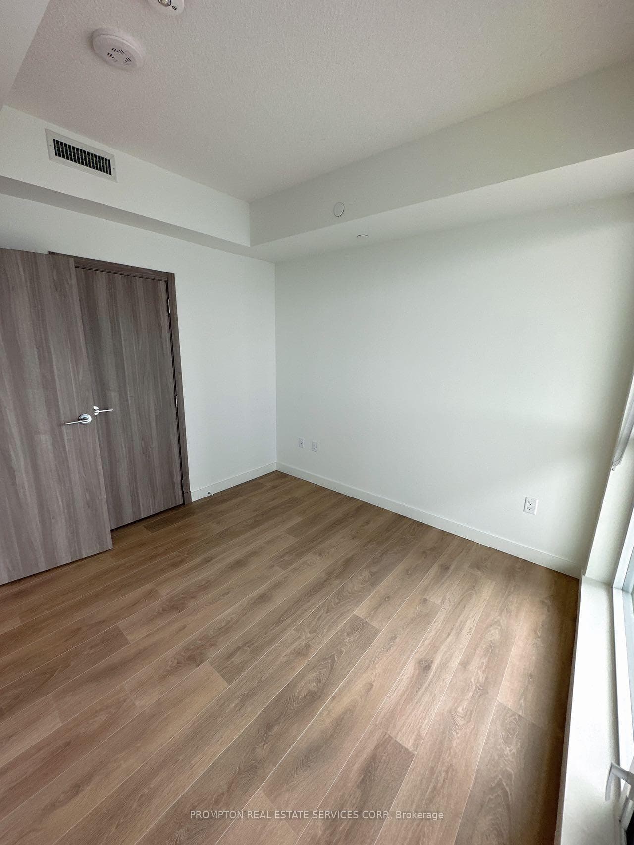 25 McMahon Drive Unit 1115 photo 5