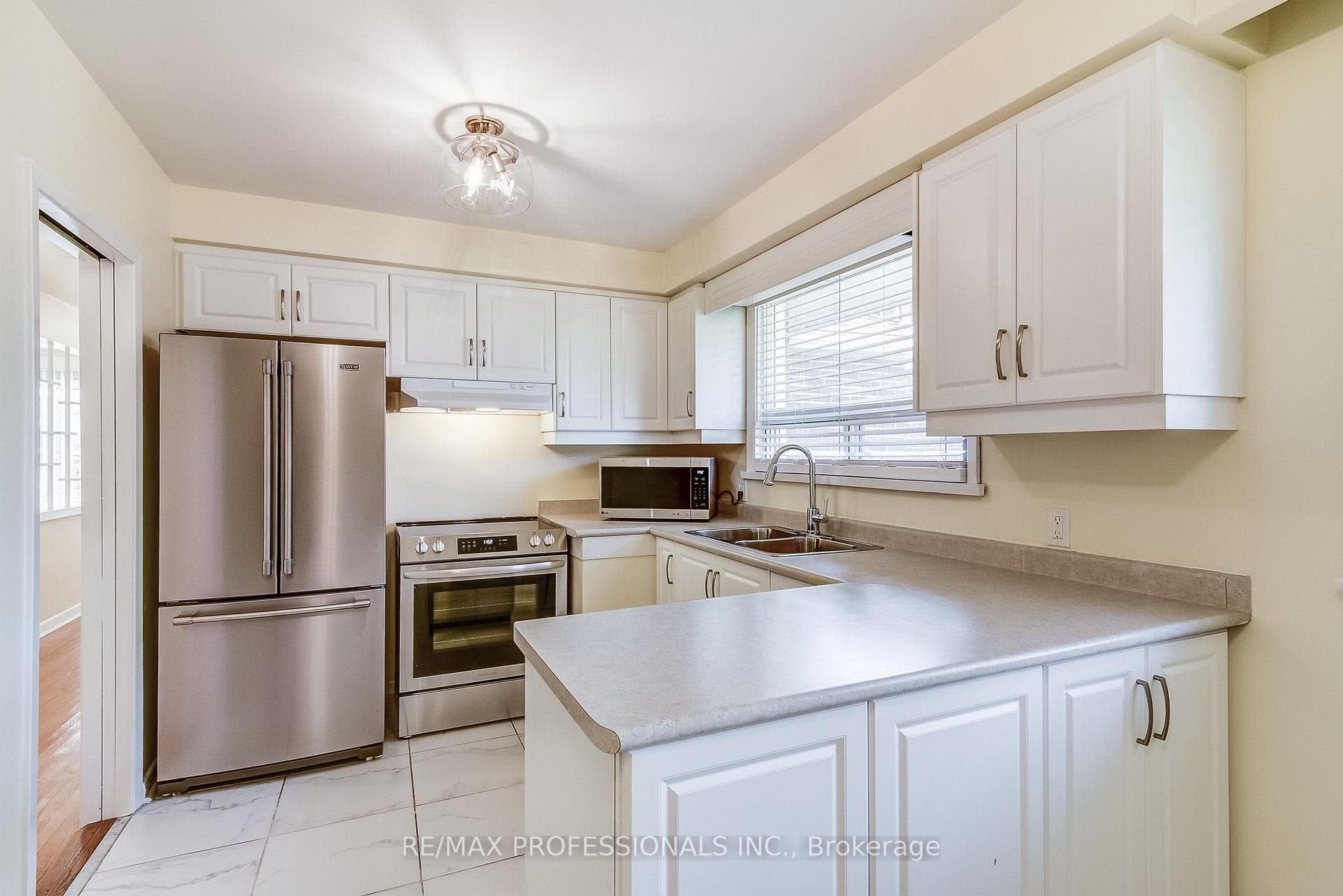 100 Summitcrest Drive photo 17