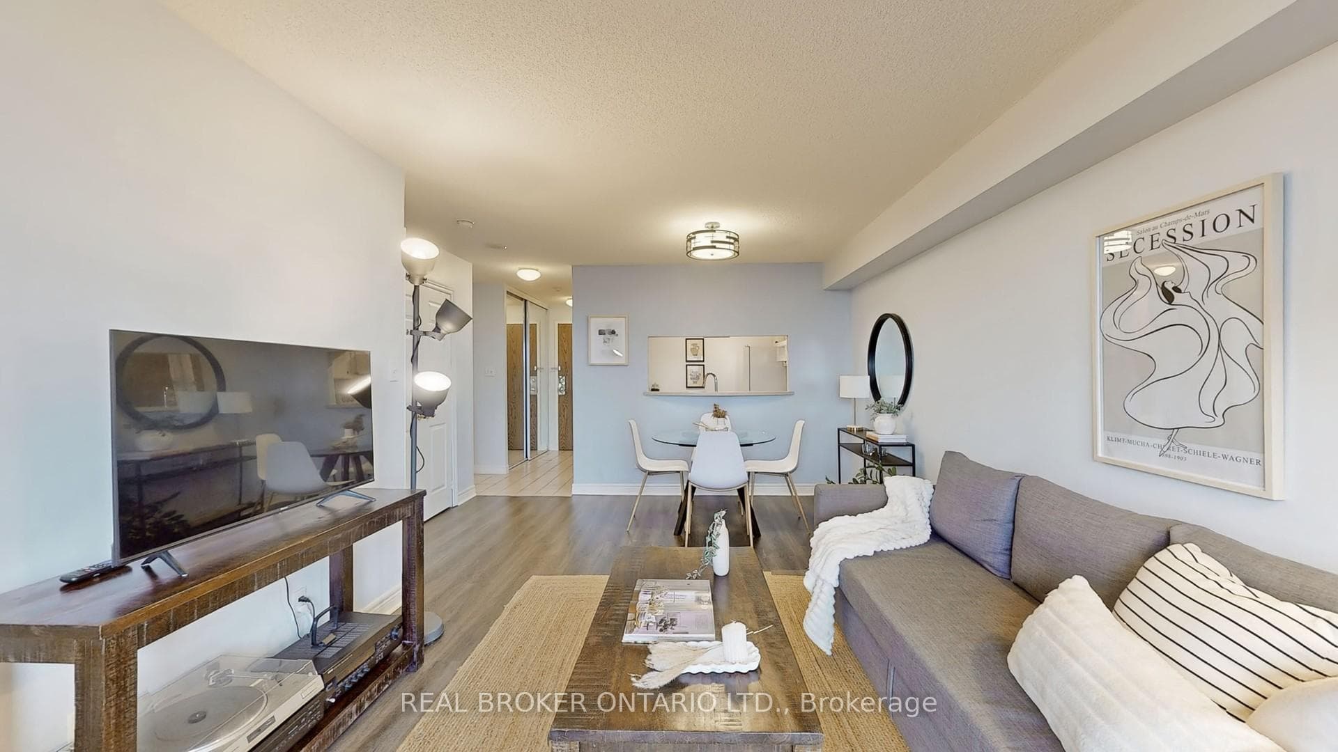 1700 Eglinton Avenue Unit 917 photo 9